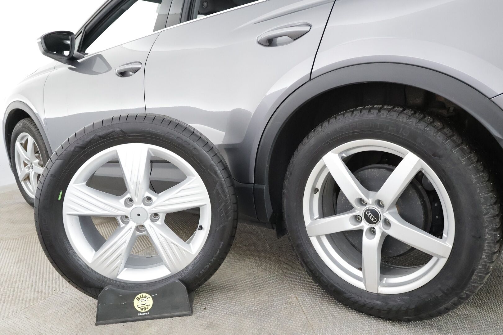 Audi Q4 e-tron 2023 40 e-tron Sportback * Lämpöpumppu / Sonos Audio / Peruutuskamera / Adapt.Vakkari / Navi / LED - 1-om Suomi-auto / Akku kuntotarkastettu / 2x Latauskaapelit / Kahdet renkaat