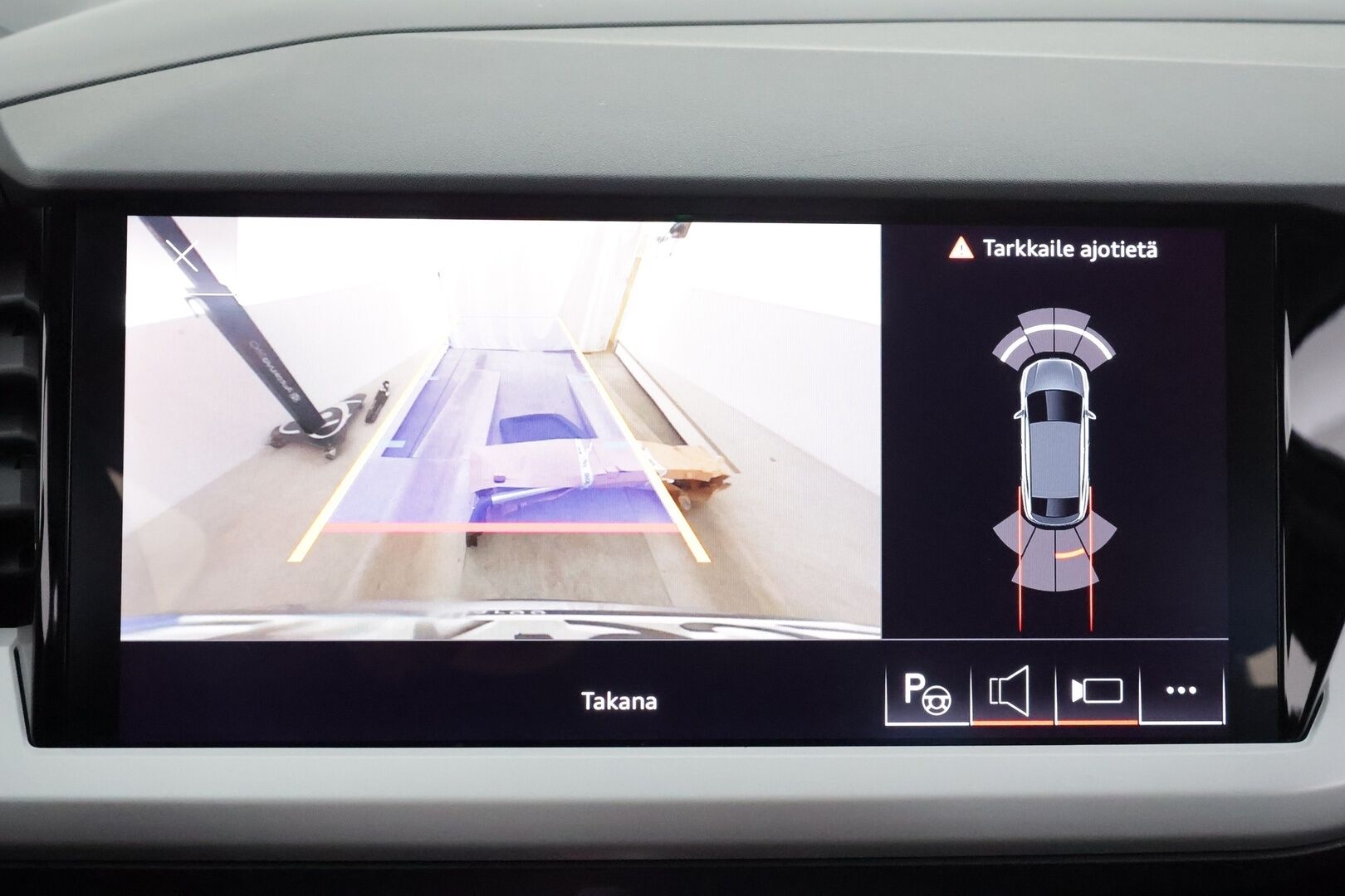 Audi Q4 e-tron 2023 40 e-tron Sportback * Lämpöpumppu / Sonos Audio / Peruutuskamera / Adapt.Vakkari / Navi / LED - 1-om Suomi-auto / Akku kuntotarkastettu / 2x Latauskaapelit / Kahdet renkaat