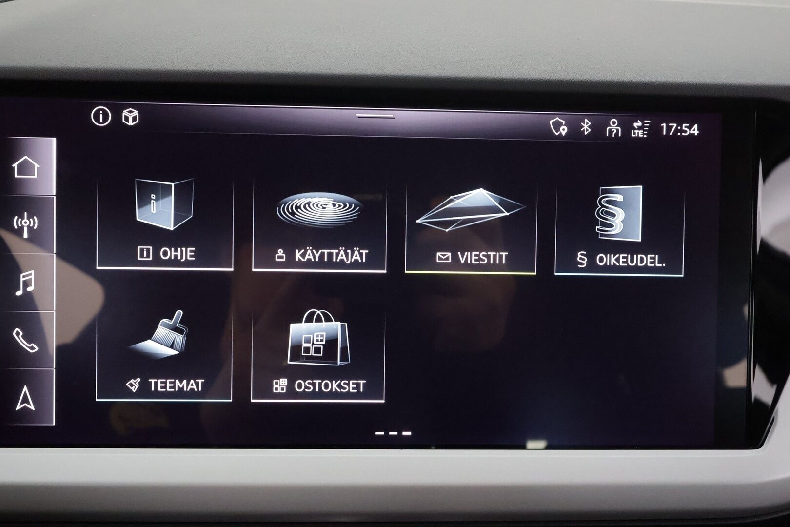 Audi Q4 e-tron 2023 40 e-tron Sportback * Sonos / ILP / ACC / LED / P.Kamera / Navi / Kaistavahti * - 1-om Suomi-auto / 2x Latauskaapelit / Kahdet renkaat - HULLUT JOULUT KORKOTARJOUS 2,49% 