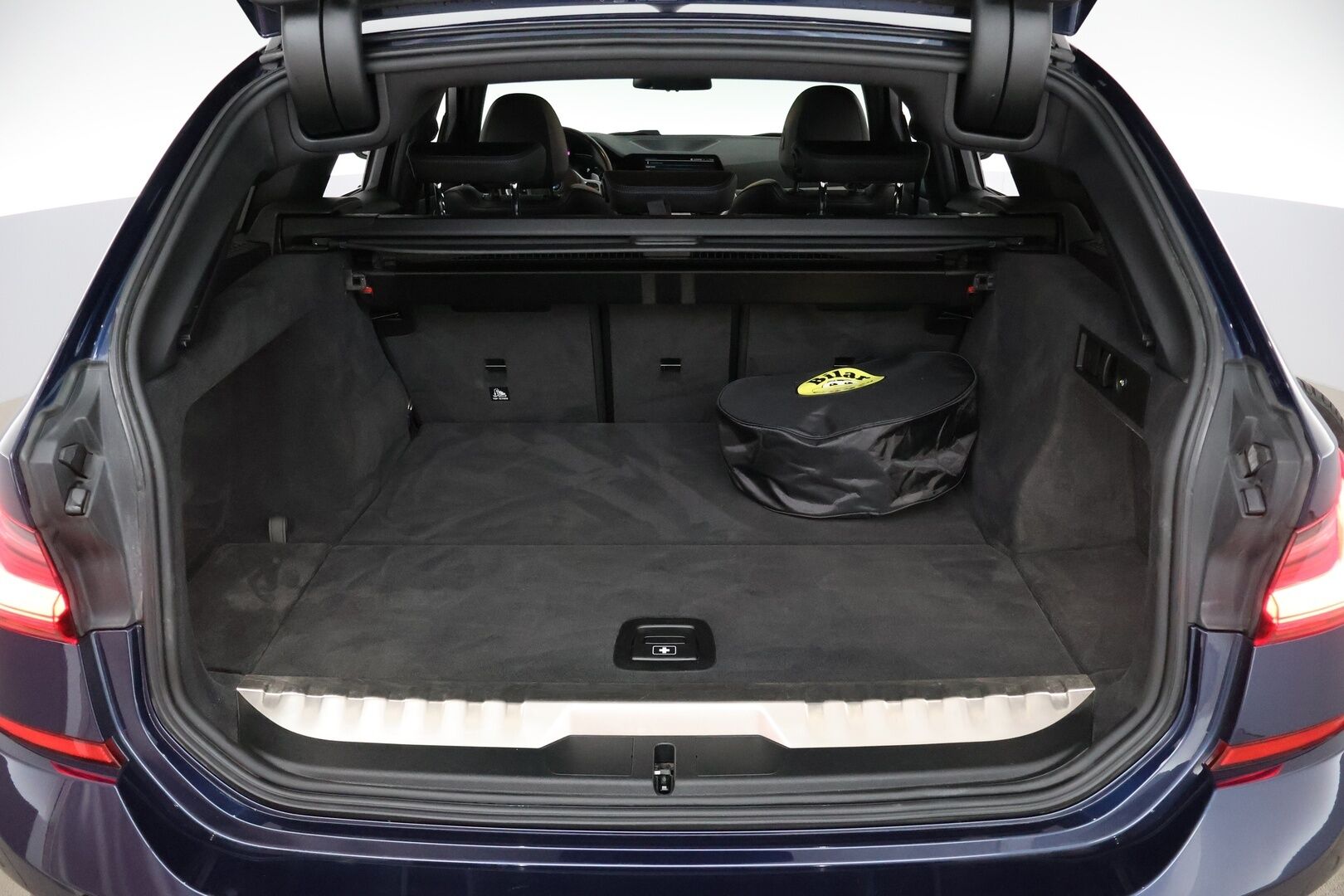 BMW 330e 2021 G21 Touring 330e xDrive M Sport - ACC | Laser | HUD | H/K | Panorama | Koukku | Comfort Access