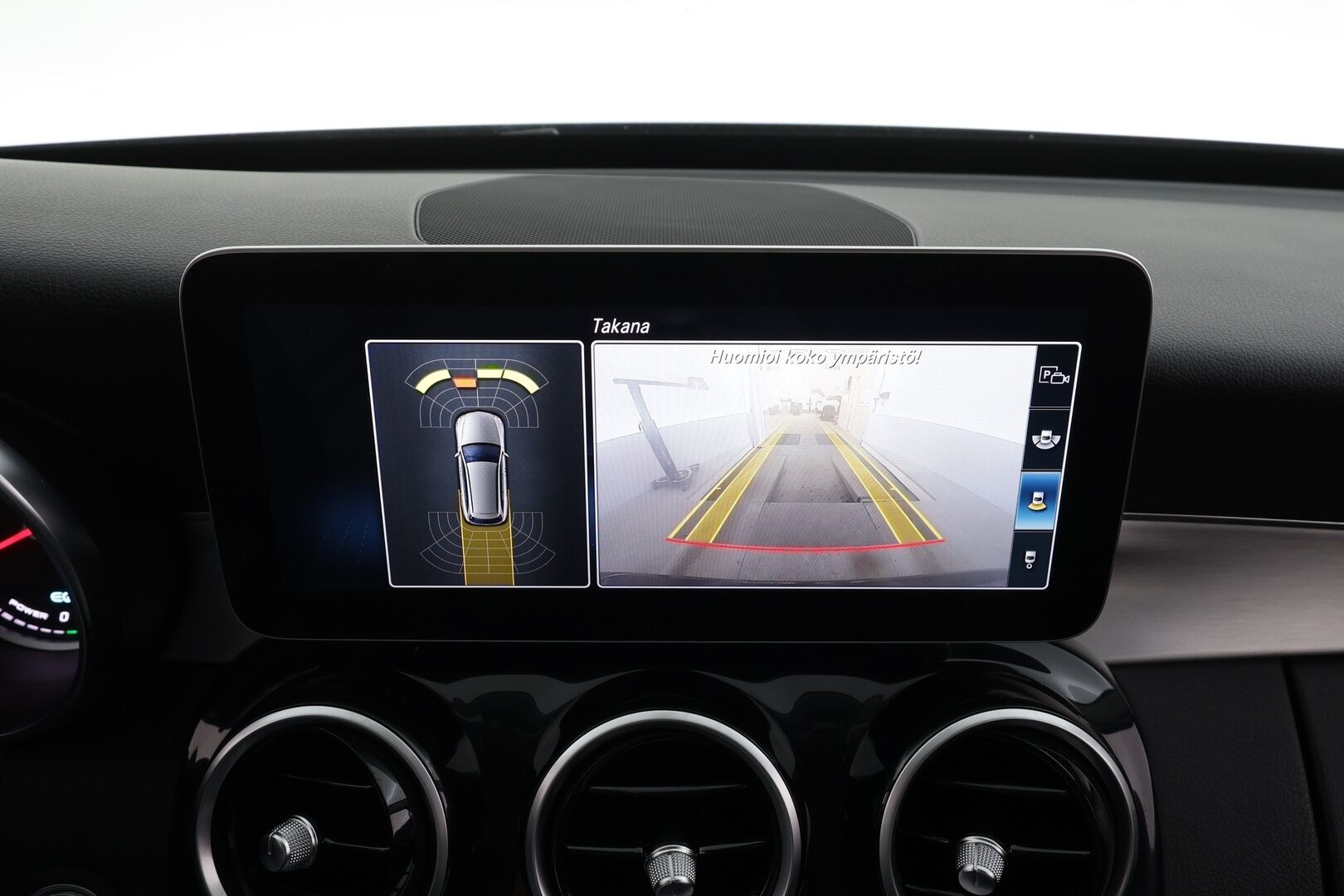 MERCEDES-BENZ C 2020 300 e T A Business Avantgarde Edition EQ Power * Vakkari / P.kamera / LED / Navi / Koukku / Sähköluukku * - Kahdet renkaat aluvanteilla / Merkkihuollettu