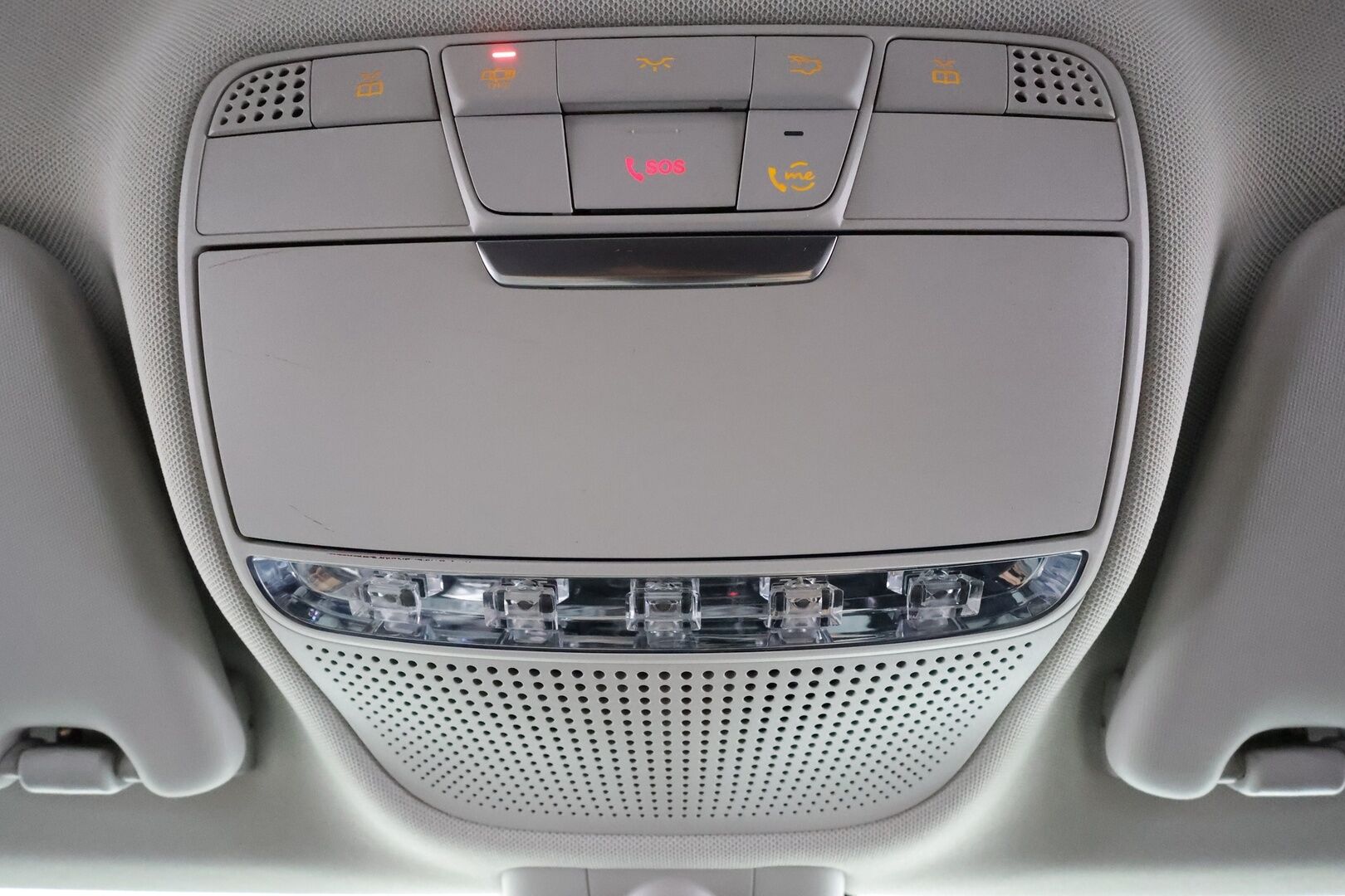 MERCEDES-BENZ C 2020 300 e T A Business Avantgarde Edition EQ Power * Vakkari / P.kamera / LED / Navi / Koukku / Sähköluukku * - Kahdet renkaat aluvanteilla / Merkkihuollettu