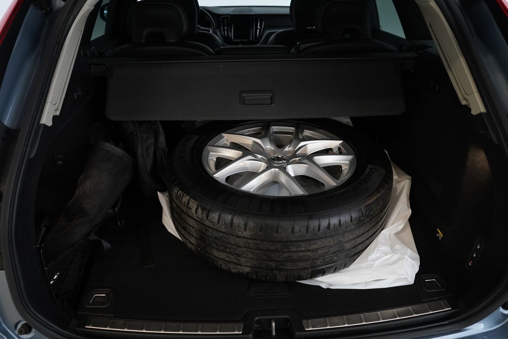 Volvo XC60 2019 T8 Twin-Engine Momentum Advanced ** Adapt. Vak. / Panorama / Puolinahat / Vetokoukku / Pilot assist **