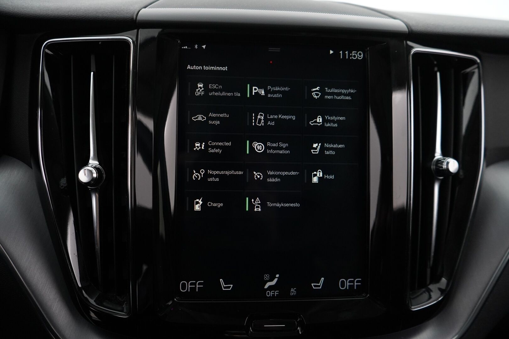 Volvo XC60 2019 T8 Twin-Engine Momentum Advanced ** Adapt. Vak. / Panorama / Puolinahat / Vetokoukku / Pilot assist **