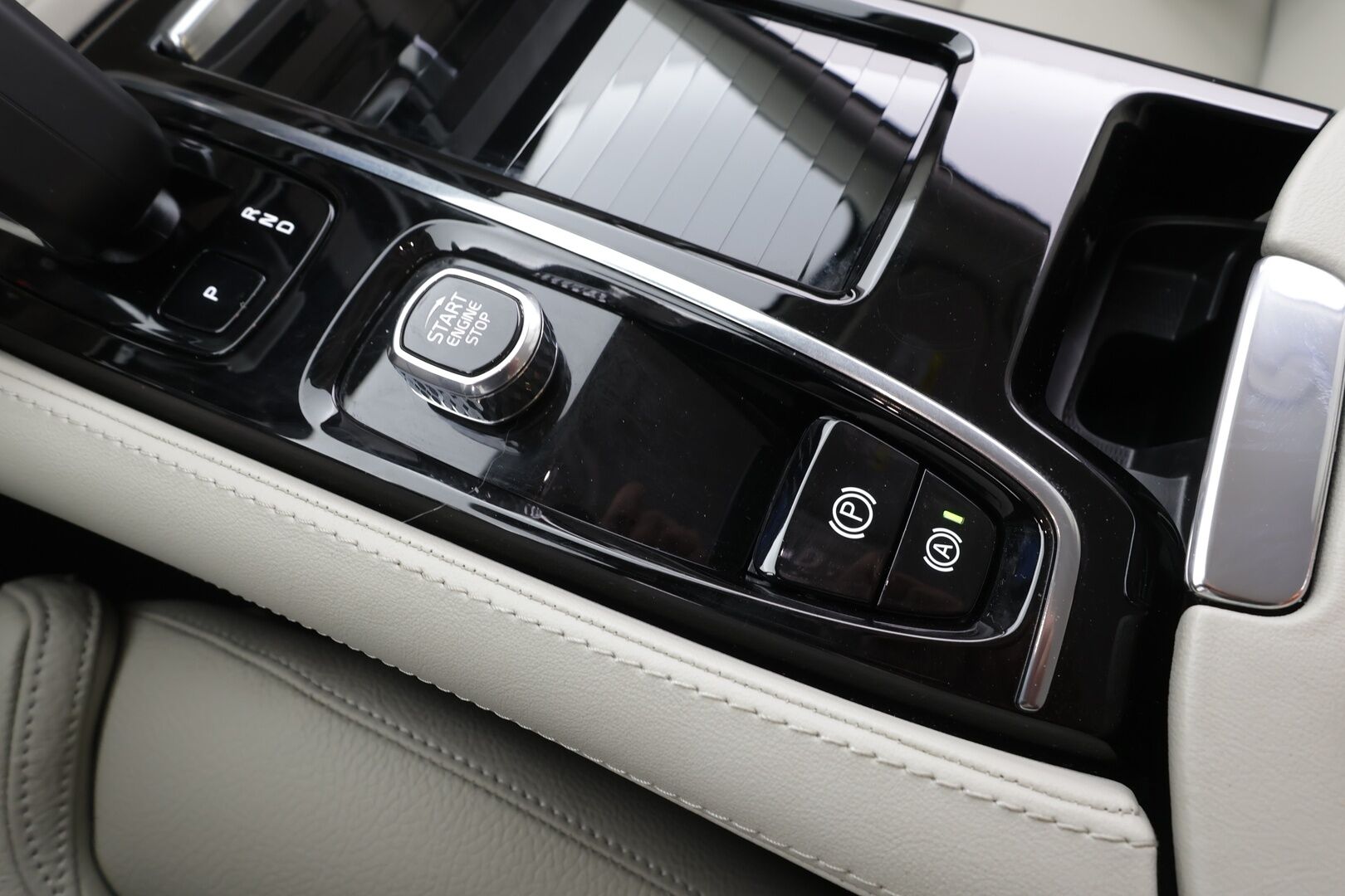 Volvo V90 2023 T6 AWD Long Range Core aut - ACC | Sporttinahat muistilla | BLIS | Pilot assist | P.kamera | Keyless | Hands free takaluukku | 1-om suomiauto | ALV