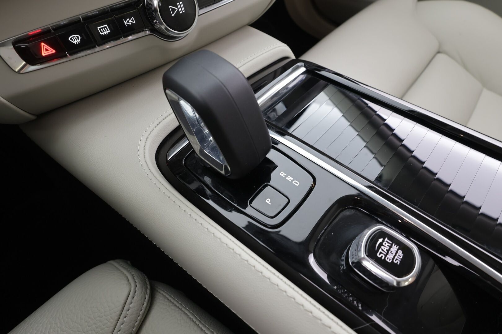 Volvo V90 2023 T6 AWD Long Range Core aut - ACC | Sporttinahat muistilla | BLIS | Pilot assist | P.kamera | Keyless | Hands free takaluukku | 1-om suomiauto | ALV