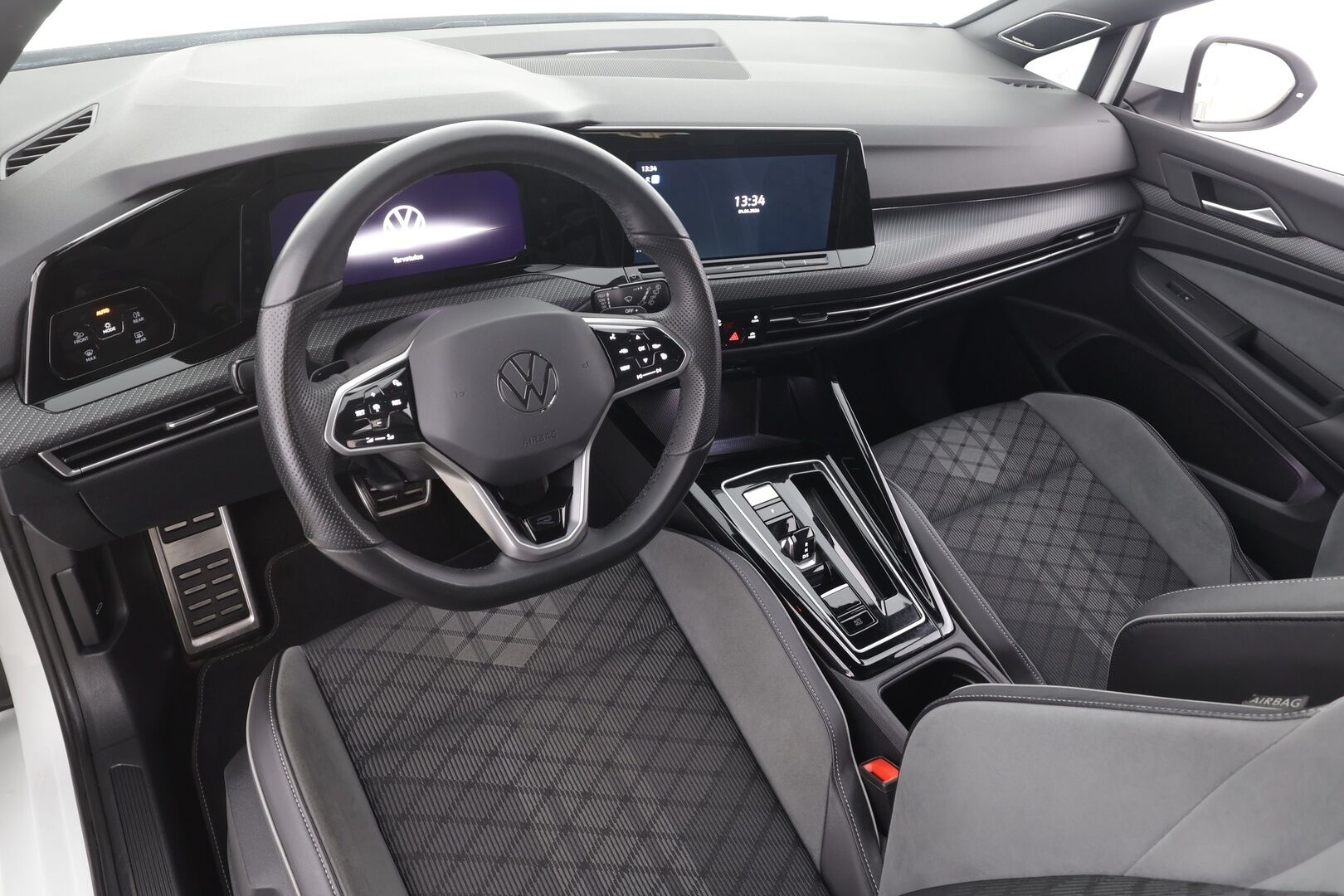 Volkswagen Golf 2023 Variant R-Line 1,5 eTSI 110 kW (MHEV) DSG-automaatti - | ACC | Pa-Lisälämmitin | IQ Light Matrix-LED | H/K | P.Kamera | Digimittaristo | Keyless | Apple&Android | 1.Om Suomi-auto | Kahdet Renkaat |