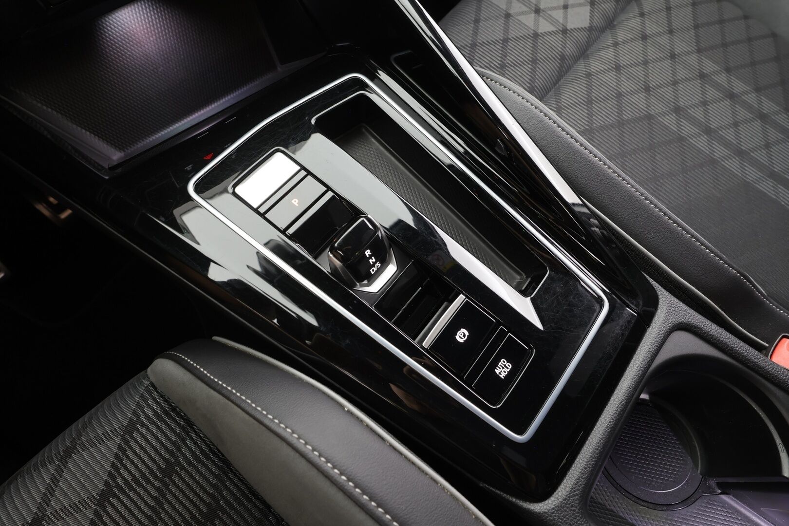 Volkswagen Golf 2023 Variant R-Line 1,5 eTSI 110 kW (MHEV) DSG-automaatti - | ACC | Pa-Lisälämmitin | IQ Light Matrix-LED | H/K | P.Kamera | Digimittaristo | Keyless | Apple&Android | 1.Om Suomi-auto | Kahdet Renkaat |
