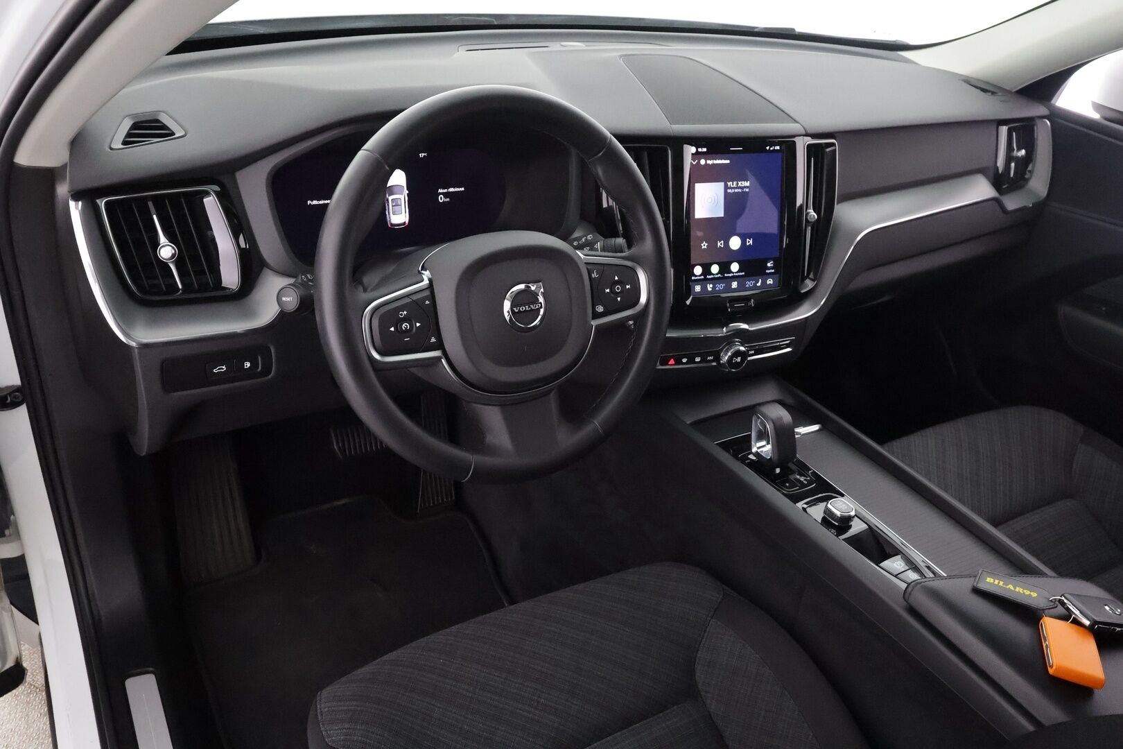 Volvo XC60 2023 T6 AWD Long Range Core aut - | ACC | Koukku | Webasto | Panorama | P.kamera | Keyless | Pilot Assist | Lämm. ratti | LED | Merkkihuollot | 1-om suomiauto | 2x renkaat aluin |