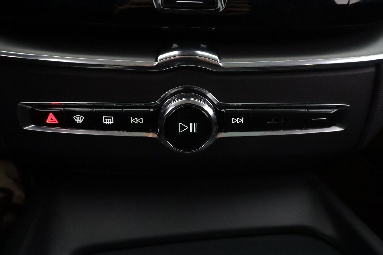 Volvo XC60 2023 T6 AWD Long Range Core aut - | ACC | Koukku | Webasto | Panorama | P.kamera | Keyless | Pilot Assist | Lämm. ratti | LED | Merkkihuollot | 1-om suomiauto | 2x renkaat aluin |
