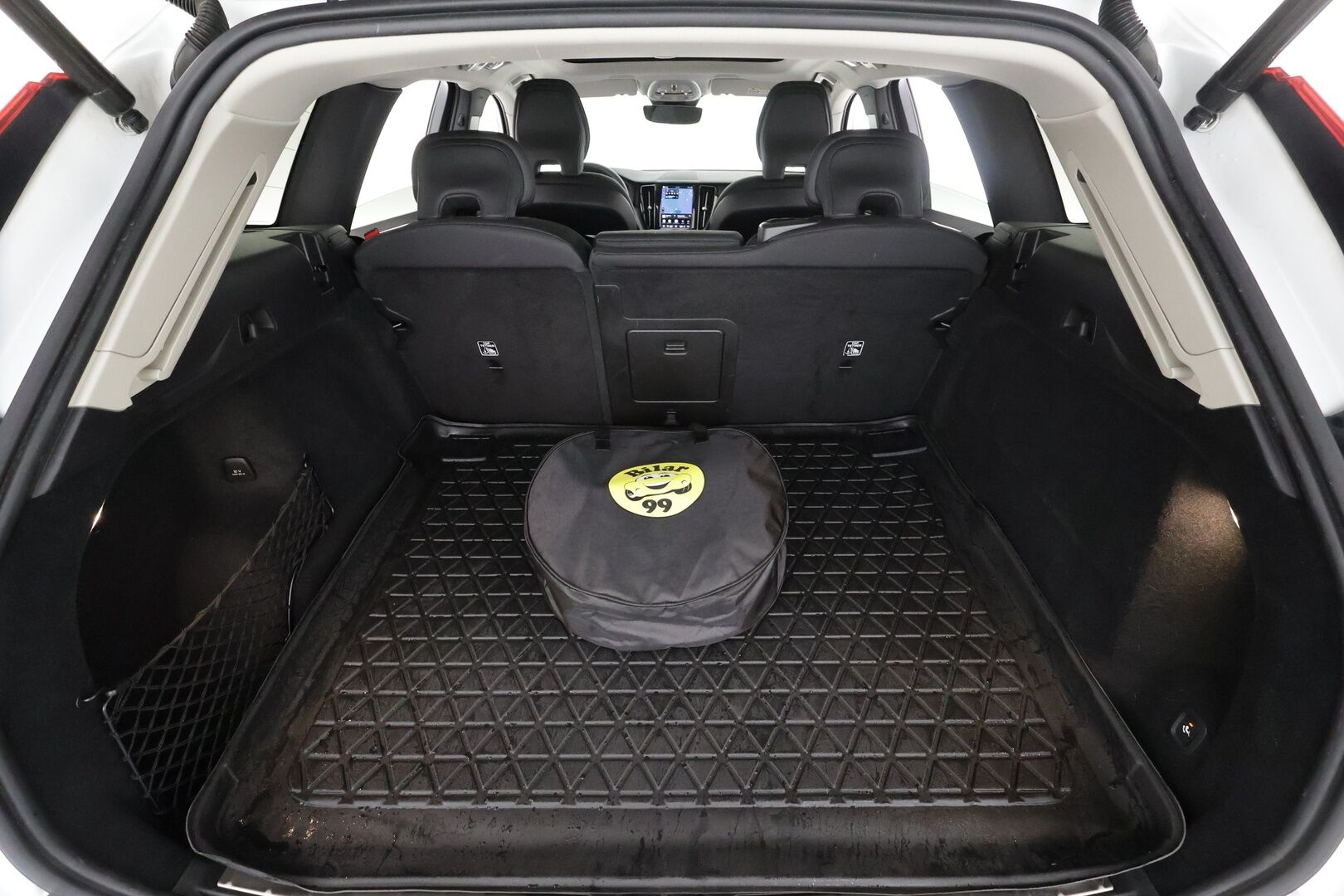 Volvo XC60 2023 T6 AWD Long Range Core aut - | ACC | Koukku | Webasto | Panorama | P.kamera | Keyless | Pilot Assist | Lämm. ratti | LED | Merkkihuollot | 1-om suomiauto | 2x renkaat aluin |