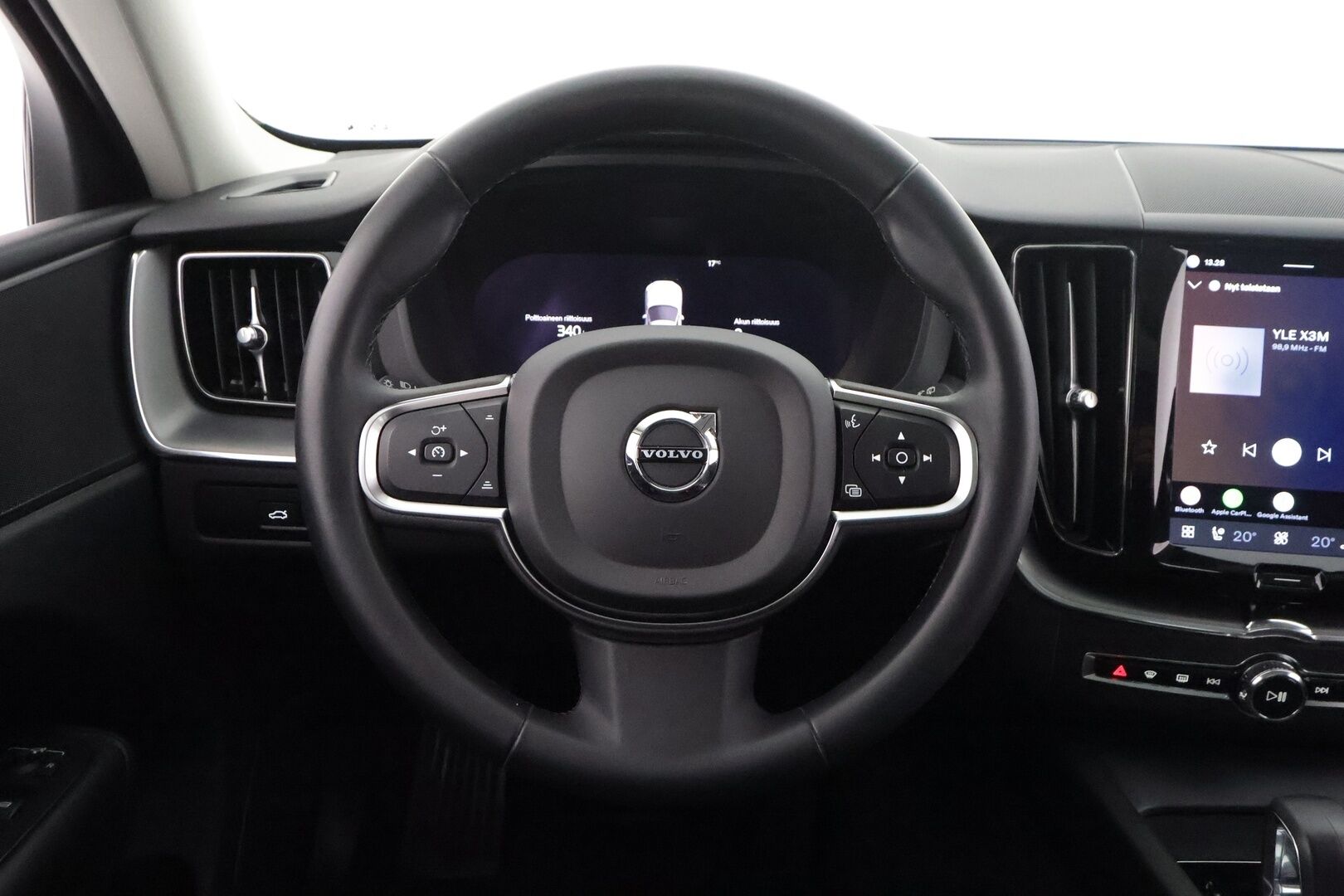 Volvo XC60 2023 T6 AWD Long Range Core aut - | ACC | Koukku | Webasto | Panorama | P.kamera | Keyless | Pilot Assist | Lämm. ratti | LED | Merkkihuollot | 1-om suomiauto | 2x renkaat aluin |