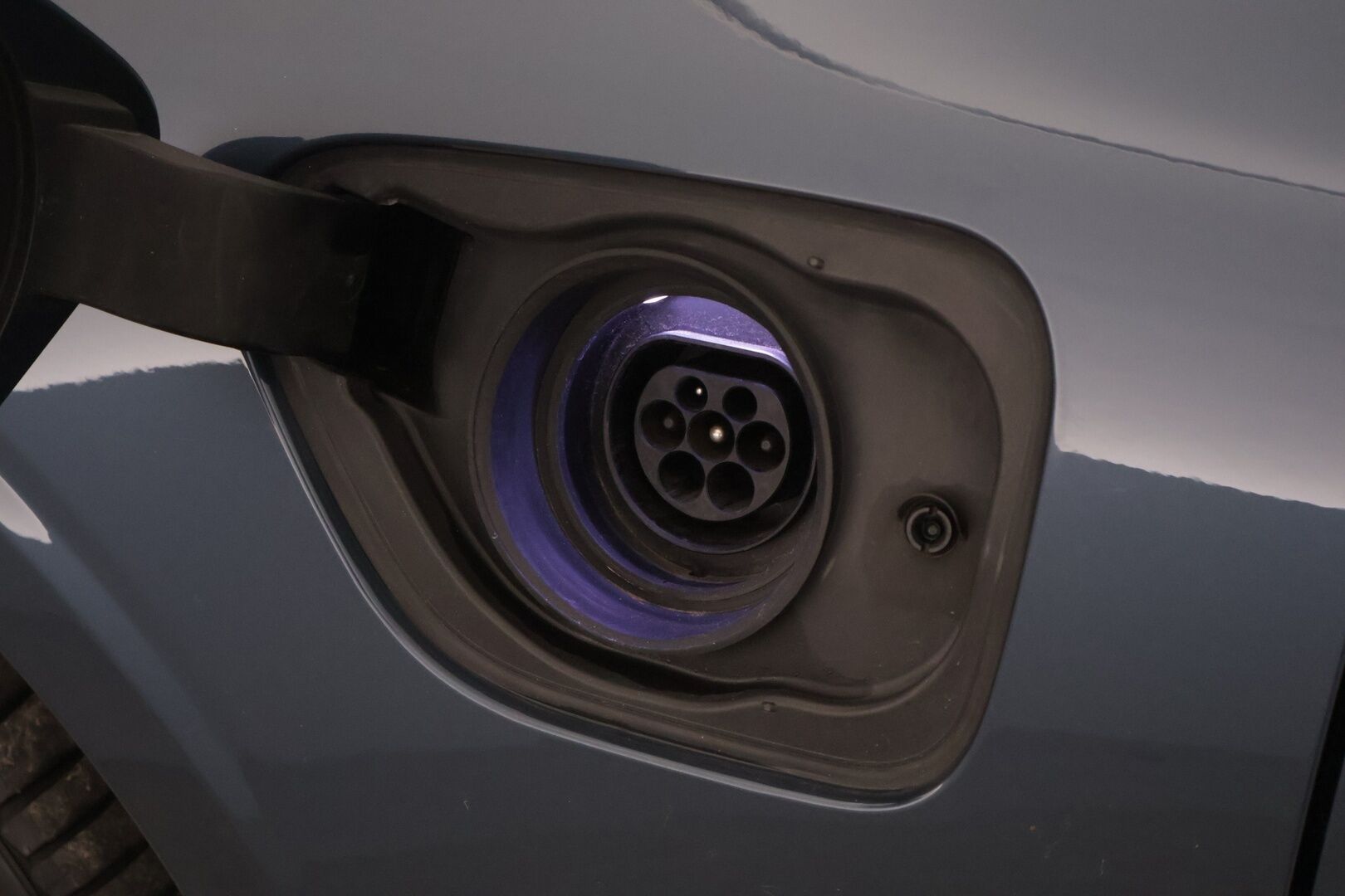 Volvo V60 2019 T8 AWD aut Inscription ** Panorama / Webasto / Adapt.vak / Nahat / VOC / BLIS / P-kamera / Navi / Full-LED / Koukku ** - Merkkihuollettu! / Jakohihna vaihdettu 05/2025!