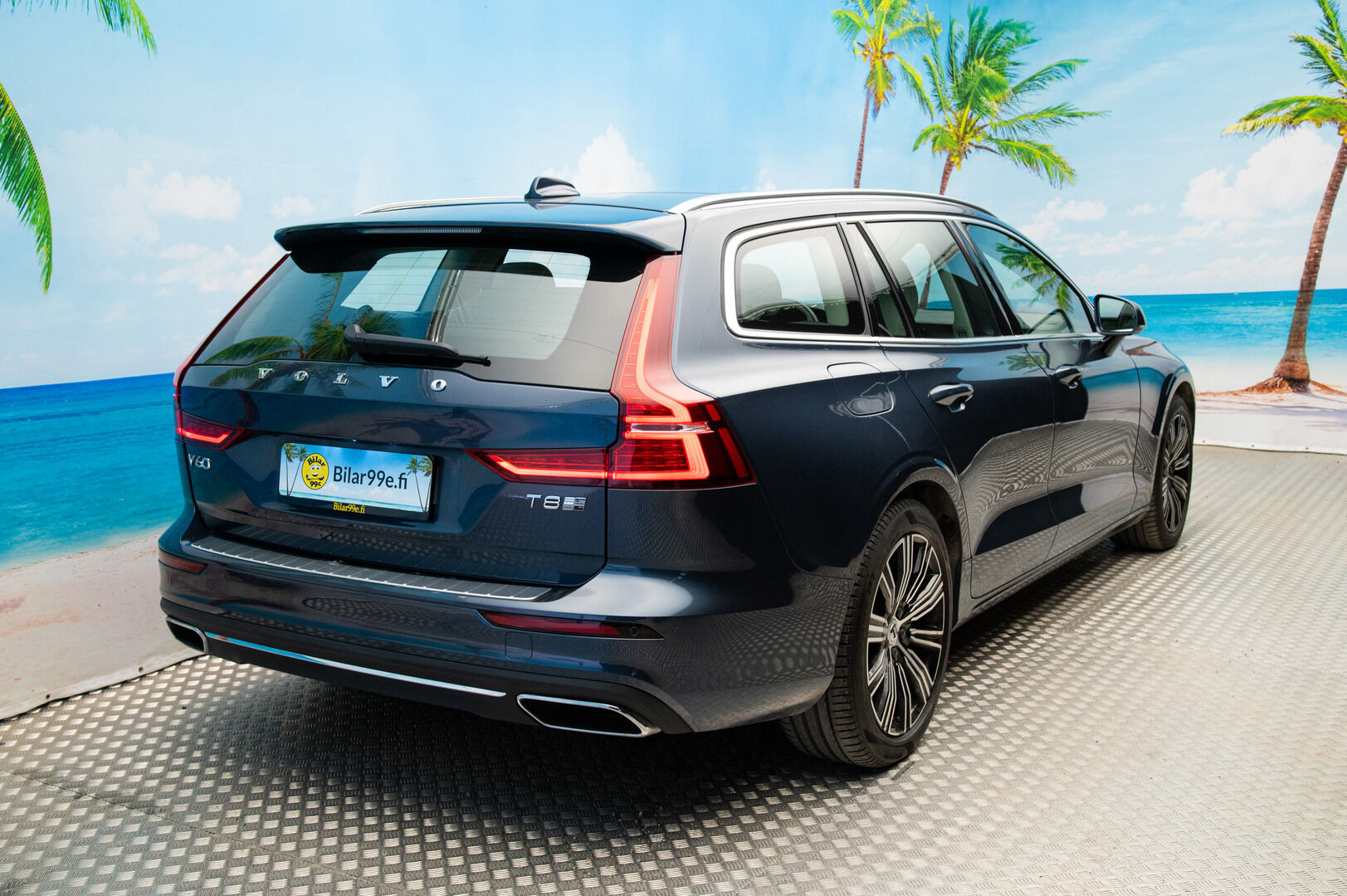 Volvo V60 2019 T8 AWD aut Inscription ** Panorama / Adapt.vak / Nahat / VOC / P-kamera / Navi **