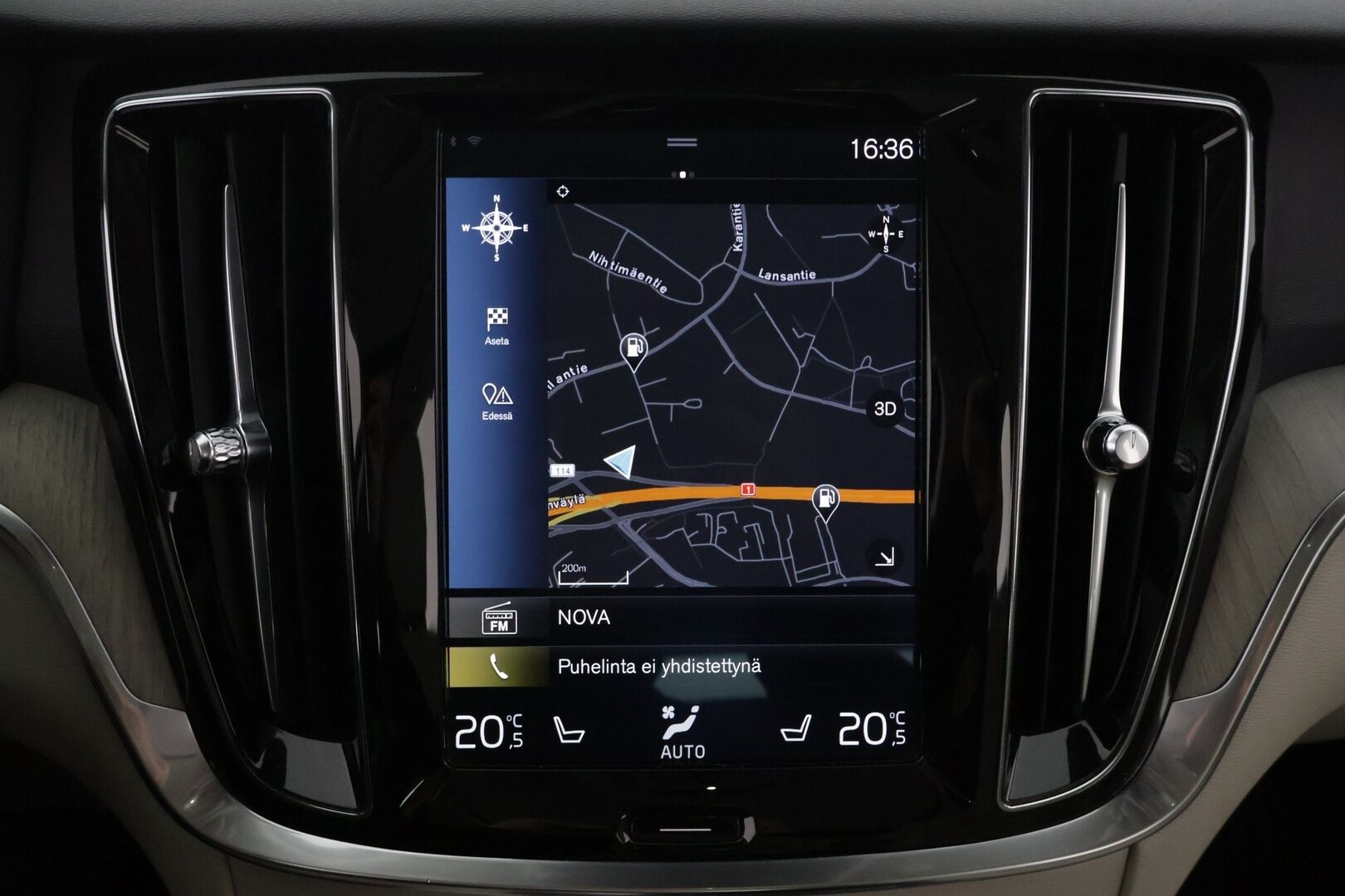 Volvo V60 2019 T8 AWD aut Inscription ** Panorama / Webasto / Adapt.vak / Nahat / VOC / BLIS / P-kamera / Navi / Full-LED / Koukku ** - Merkkihuollettu! / Jakohihna vaihdettu 05/2025!