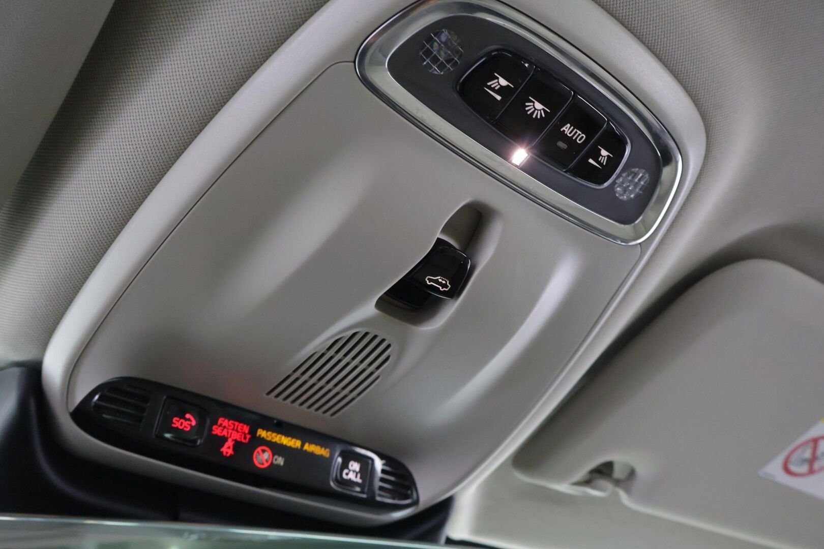 Volvo V60 2019 T8 AWD aut Inscription ** Panorama / Webasto / Adapt.vak / Nahat / VOC / BLIS / P-kamera / Navi / Full-LED / Koukku ** - Merkkihuollettu! / Jakohihna vaihdettu 05/2025! - Osta nyt, maksa vasta ensi vuonna