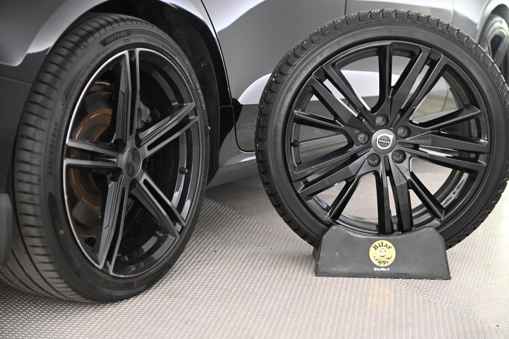 Volvo V60 2019 T8 AWD R-Design aut*HUD / H&K / Panorama / Koukku / Sähköpenkit muistilla / VOC* - *All Black / LED / Pilot Assist / 360 kamera / Sähkökontti / 2x renkaat ja alumiinivanteet / Juuri huollettu*