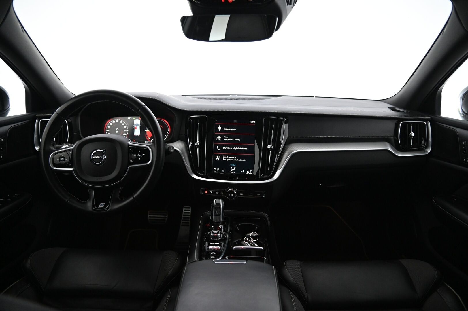 Volvo V60 2019 T8 AWD R-Design aut*HUD / H&K / Panorama / Koukku / Sähköpenkit muistilla / VOC* - *All Black / LED / Pilot Assist / 360 kamera / Sähkökontti / 2x renkaat ja alumiinivanteet / Juuri huollettu*