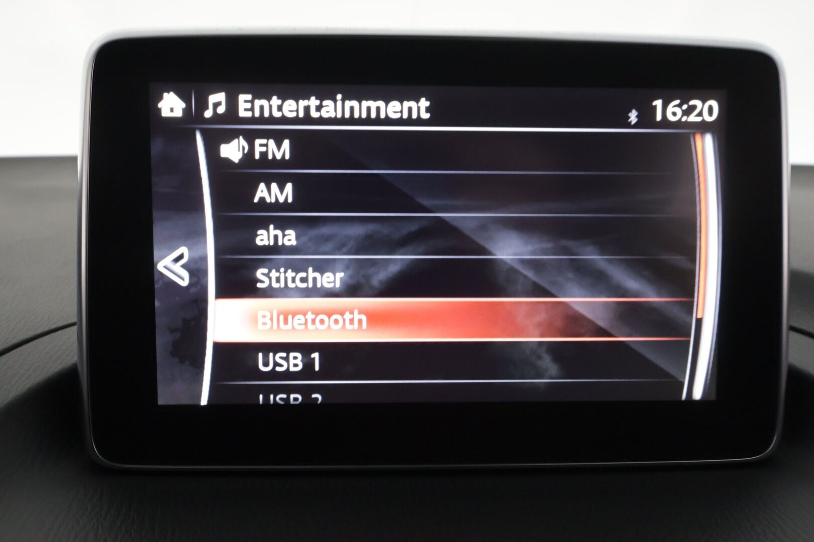 Mazda 3 2015 5HB 1,5 (100) SKYACTIV-G Premium 6MT 5ov DF5 * Vakkari / Bluetooth / Lohko / Autom ilmastointi / Sumuvalot * - Suomi-auto / Kahdet Renkaat