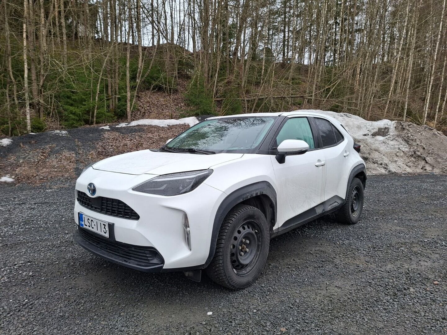 Toyota Yaris Cross 2023 1,5 Hybrid AWD-i Active Business * ACC / P.kamera / Kaistavahti / Ratinlämmitin / ALV / 2x Renkaat * - Suomi-auto - HULLUT AVAJAISHULINAT KORKOTARJOUS 3,29 %