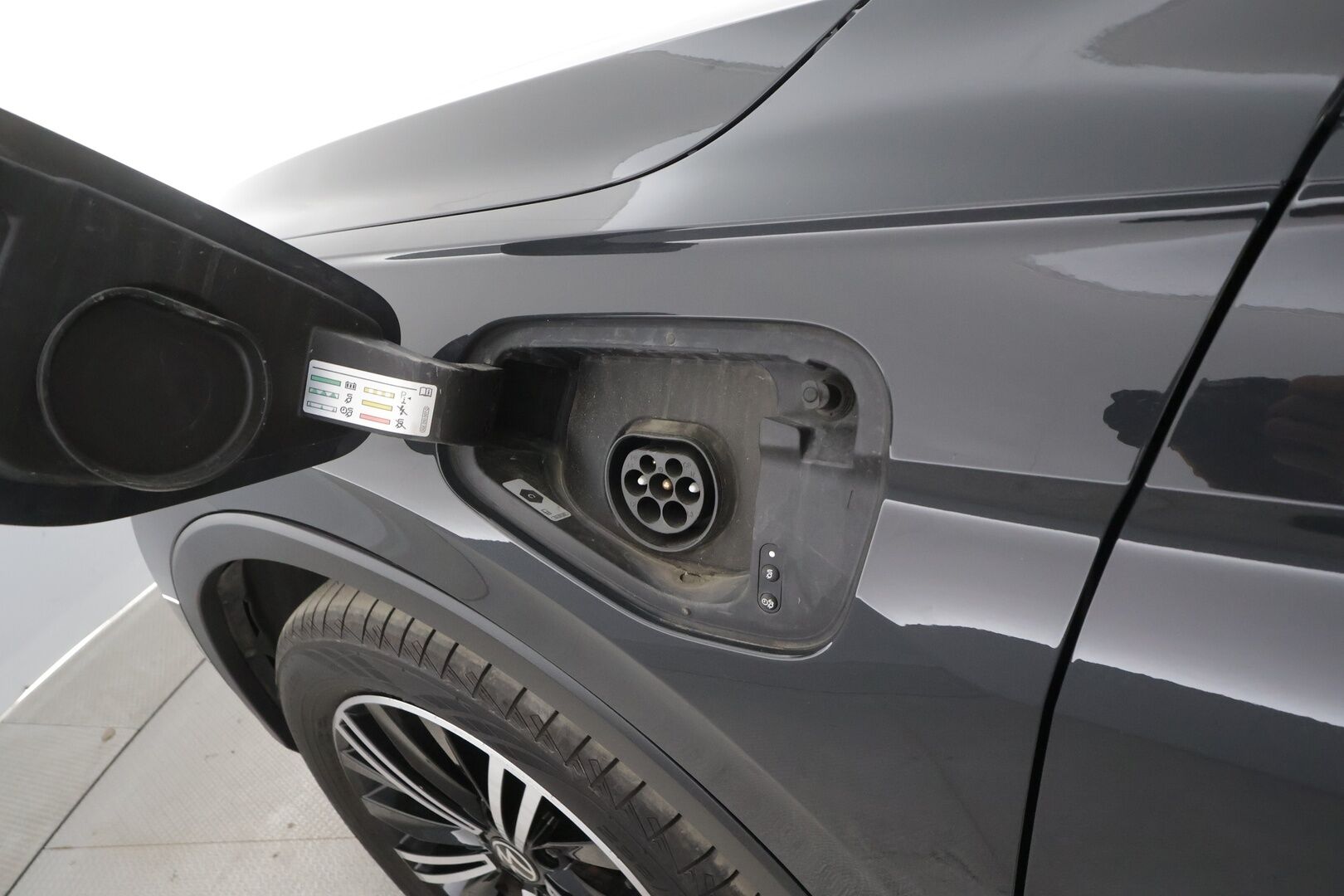 Volkswagen Tiguan 2023 Style Business eHybrid 180 kW DSG-automaatti - | Koukku | ACC | Matrix-LED | P.Kamera | Hierovat Sporttipenkit | Kaistavahti | Digimittaristo | Ratinlämmitys | Keyless | 1-om Suomi-auto | Merkkihuollot | Kahdet renkaat | 2x Latauskaapelit |