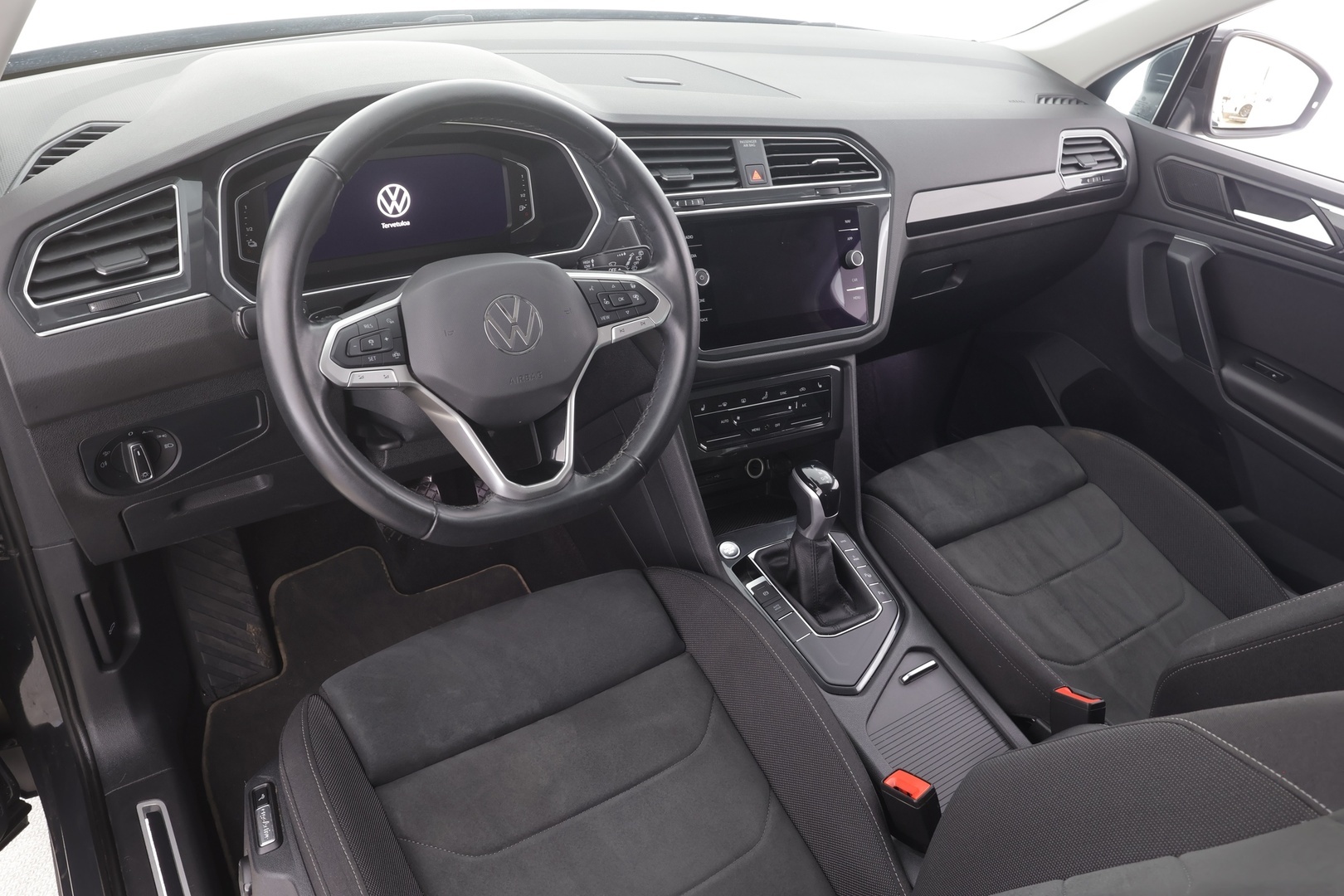 Volkswagen Tiguan 2023 Style Business eHybrid 180 kW DSG-automaatti - | Koukku | ACC | Matrix-LED | P.Kamera | Hierovat Sporttipenkit | Kaistavahti | Digimittaristo | Ratinlämmitys | Keyless | 1-om Suomi-auto | Merkkihuollot | Kahdet renkaat | 2x Latauskaapelit |