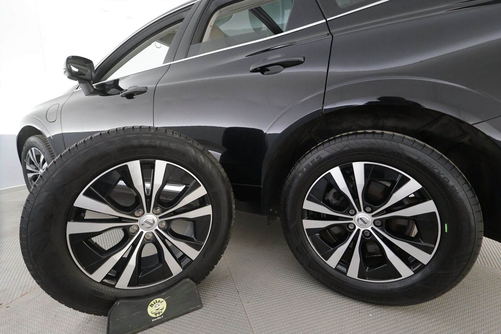 Volvo XC60 2023 T6 AWD Long Range Core aut - | Panorama | Webasto | Koukku | ACC | Full-LED | P.Kamera | Sporttinahat Muistilla | HP Audio | Navi | Kaistavahti | Keyless | 1-om Suomi-auto | 2x Latauskaapelit | Kahdet renkaat | Merkkihuollot |