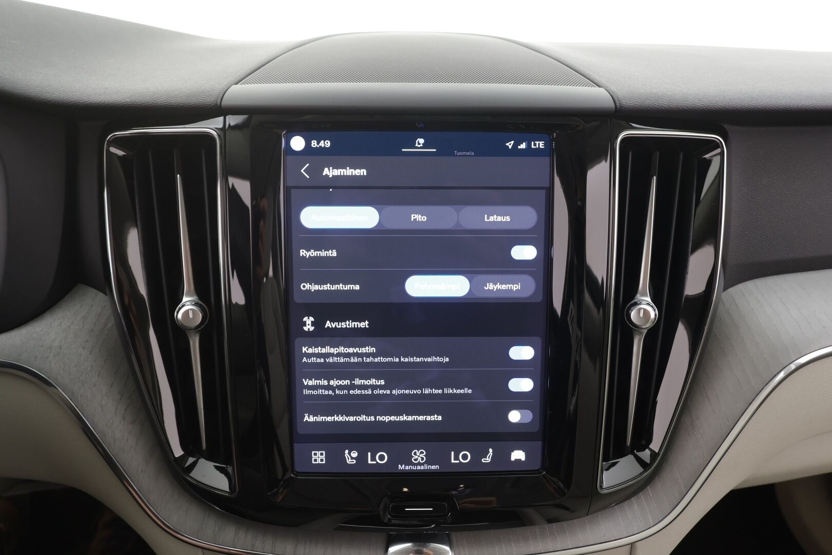 Volvo XC60 2023 T6 AWD Long Range Core aut - | Panorama | Webasto | Koukku | ACC | Full-LED | P.Kamera | Sporttinahat Muistilla | HP Audio | Navi | Kaistavahti | Keyless | 1-om Suomi-auto | 2x Latauskaapelit | Kahdet renkaat | Merkkihuollot |