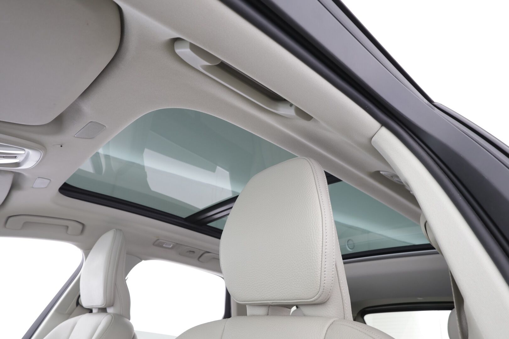 Volvo XC60 2023 T6 AWD Long Range Core aut - | Panorama | Webasto | Koukku | ACC | Full-LED | P.Kamera | Sporttinahat Muistilla | HP Audio | Navi | Kaistavahti | Keyless | 1-om Suomi-auto | 2x Latauskaapelit | Kahdet renkaat | Merkkihuollot |