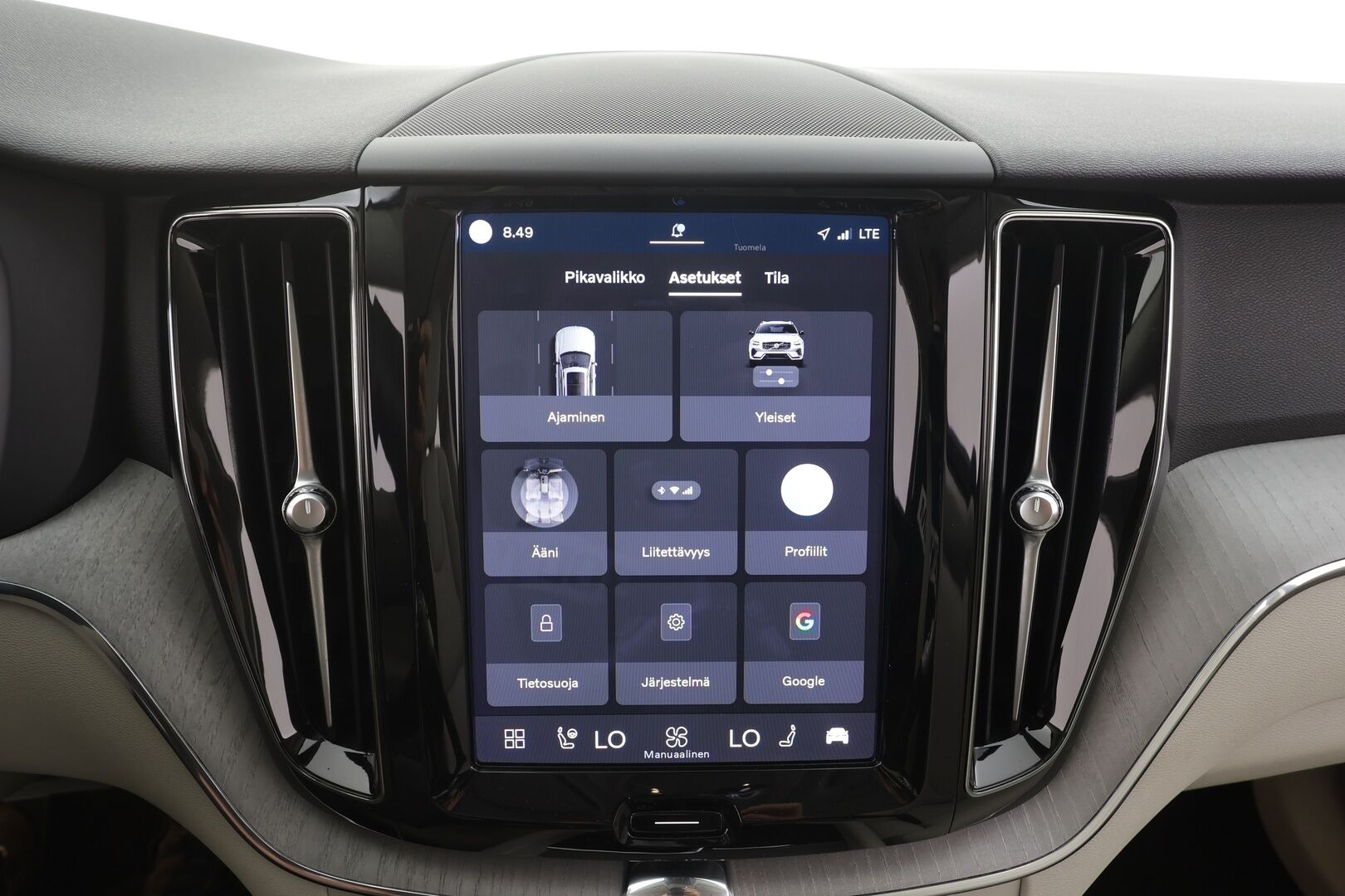 Volvo XC60 2023 T6 AWD Long Range Core aut - | Panorama | Webasto | Koukku | ACC | Full-LED | P.Kamera | Sporttinahat Muistilla | HP Audio | Navi | Kaistavahti | Keyless | 1-om Suomi-auto | 2x Latauskaapelit | Kahdet renkaat | Merkkihuollot |