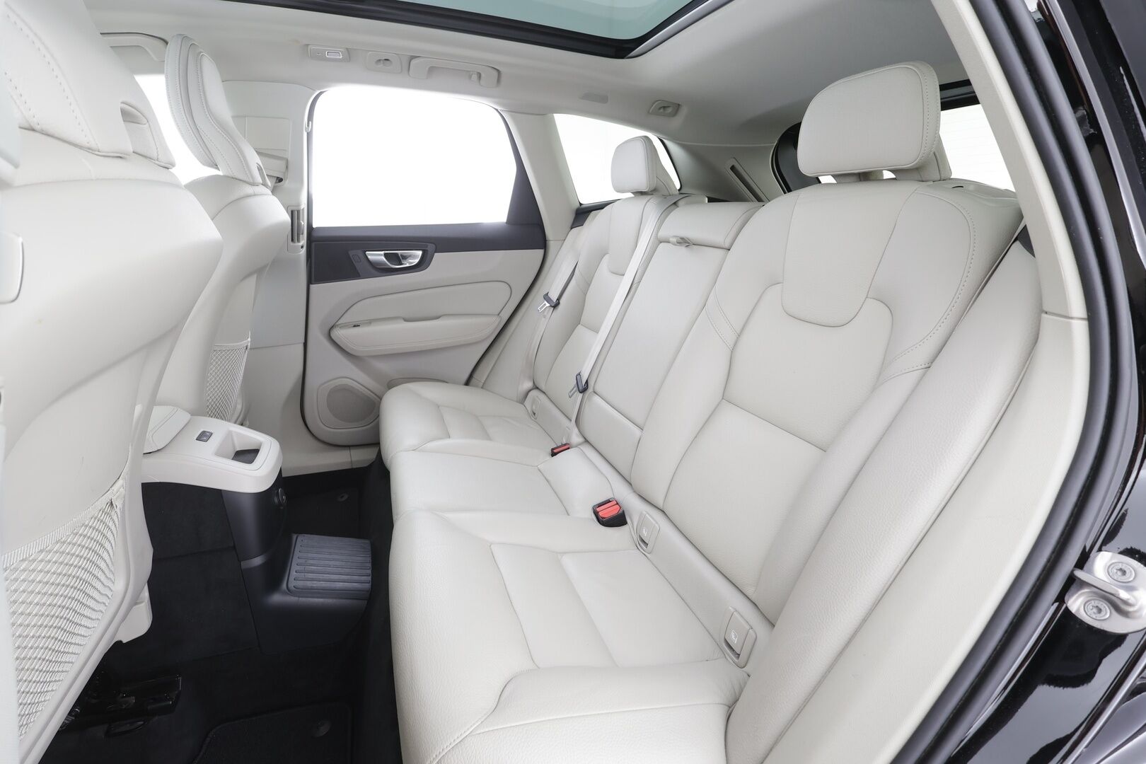 Volvo XC60 2023 T6 AWD Long Range Core aut - | Panorama | Webasto | Koukku | ACC | Full-LED | P.Kamera | Sporttinahat Muistilla | HP Audio | Navi | Kaistavahti | Keyless | 1-om Suomi-auto | 2x Latauskaapelit | Kahdet renkaat | Merkkihuollot |