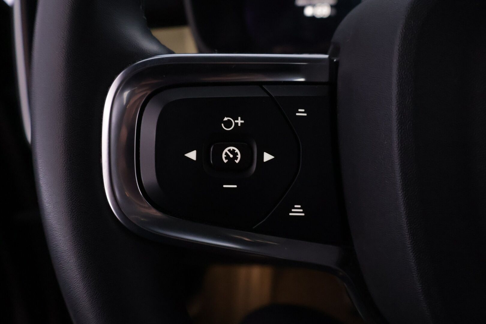 KIA XCEED 2020 Plug-In Hybrid Advance Plus 2 *Ilmastoidut & Muistipenkit / Panorama / Ratinlämmitin / ACC / P. Kamera / Parkpilot / Lohko* - Super varusteet! / Todella siisti kuntoinen! 