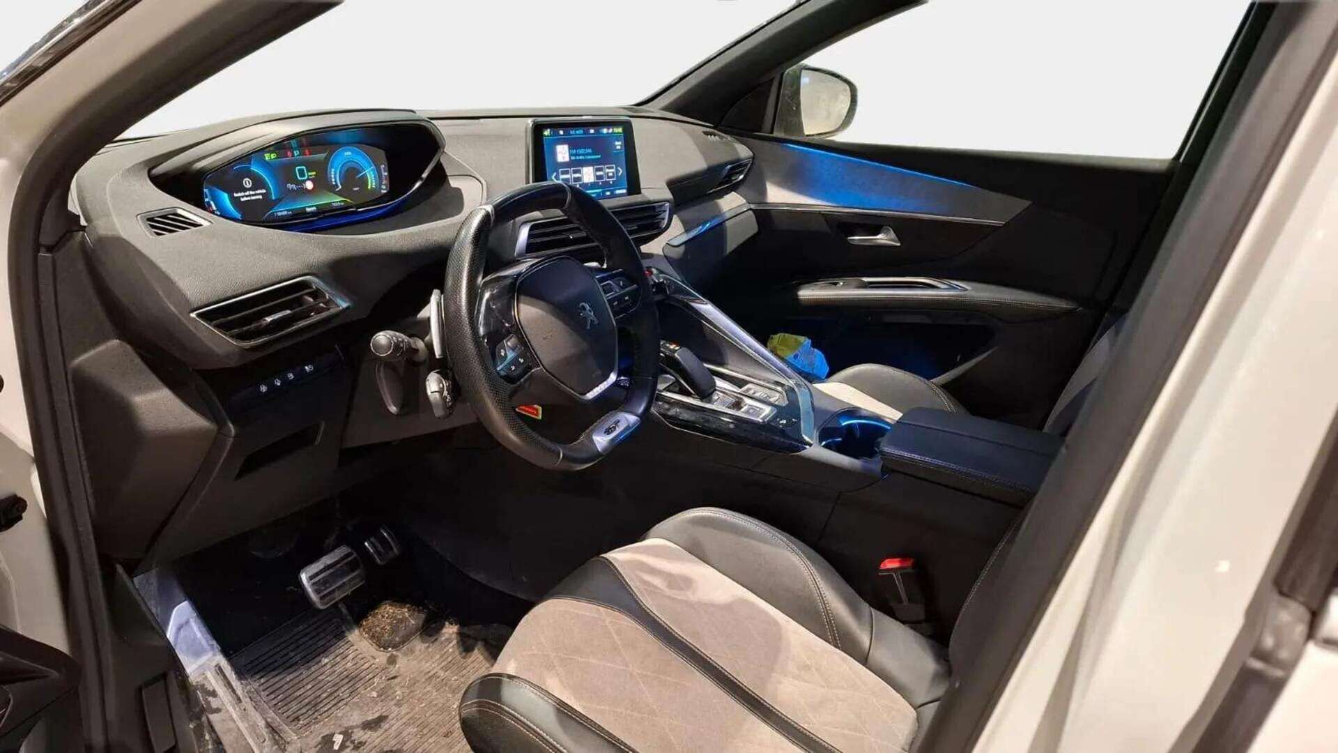 PEUGEOT 3008 2020 GT Hybrid4 300 4wd EAT8 / Adapt.vakkari  / BLIS / P.kamera / LED - Keyless / Lisälämmitin / Tulossa myyntiin