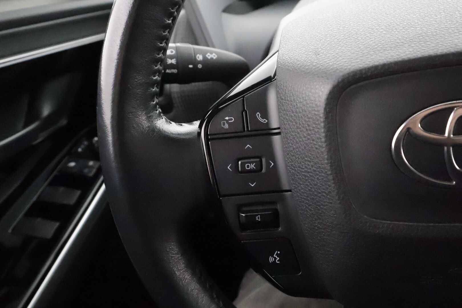 Toyota bZ4X 2023 Active * ACC / P.kamera / LED / Navi / KeylessGo / Sähköluukku * - Suomi-auto / Kahdet renkaat aluvanteilla