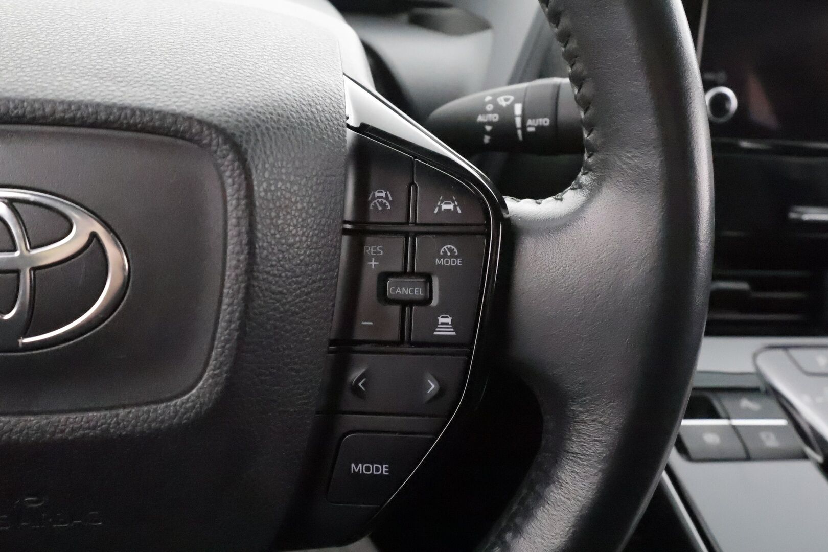 Toyota bZ4X 2023 Active * Uudella akulla! / ACC / P.kamera / LED / Navi / KeylessGo / Sähköluukku * - Suomi-auto / Kahdet renkaat aluvanteilla - HULLUT AVAJAISHULINAT KORKOTARJOUS 3,29 %