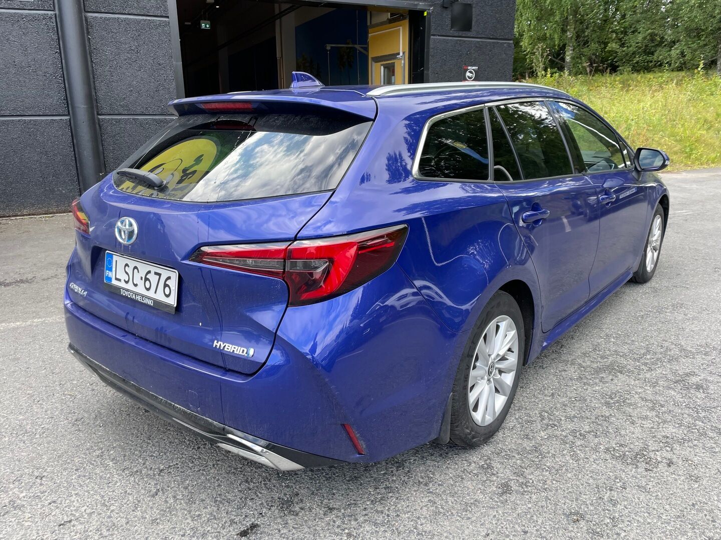 Toyota Corolla 2023 Touring Sports 1,8 Hybrid Launch Edition - | 1-om. | ACC | Navi | KeyLessGo | P-Kamera | LED | Puolinahka | S-Luukku | Merkkihuollettu | 