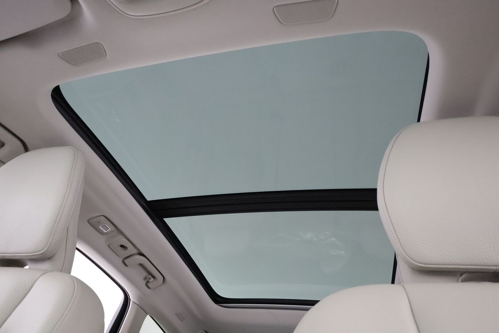 Volvo XC60 2023 T6 AWD Long Range Plus Dark aut - | ACC | Webasto | Panorama | muistipenkit | Full-LED | High Performance audio | Sporttinahat | P.Kamera | Digimittaristo | 1.Om Suomi-auto | Kahdet Renkaat |