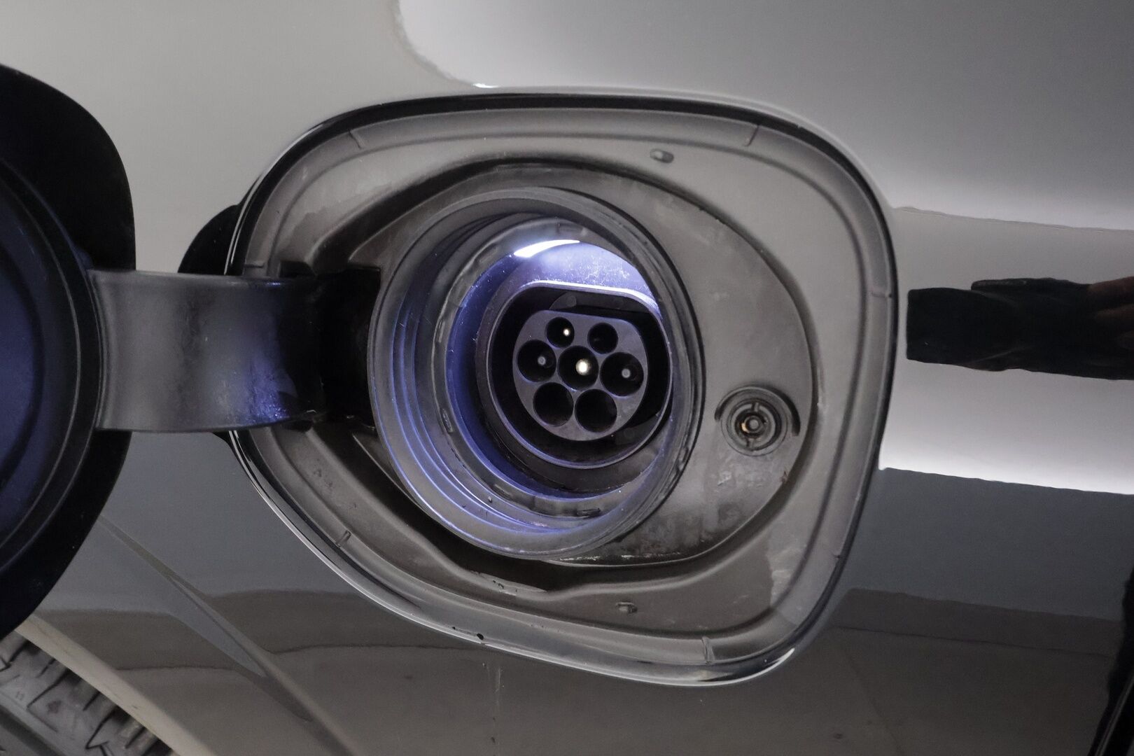 Volvo XC60 2023 T6 AWD Long Range Plus Dark aut - | ACC | Webasto | Panorama | muistipenkit | Full-LED | High Performance audio | Sporttinahat | P.Kamera | Digimittaristo | 1.Om Suomi-auto | Kahdet Renkaat |