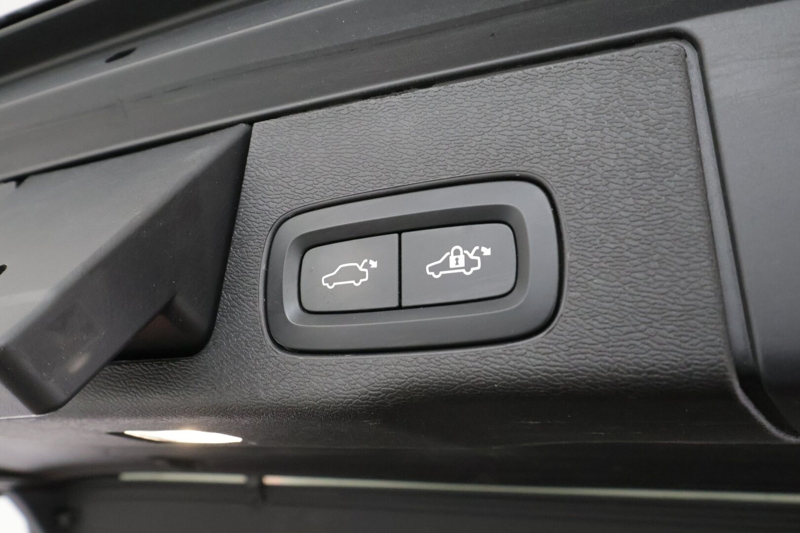 Volvo XC60 2023 T6 AWD Long Range Plus Dark aut - | ACC | Webasto | Panorama | muistipenkit | Full-LED | High Performance audio | Sporttinahat | P.Kamera | Digimittaristo | 1.Om Suomi-auto | Kahdet Renkaat |