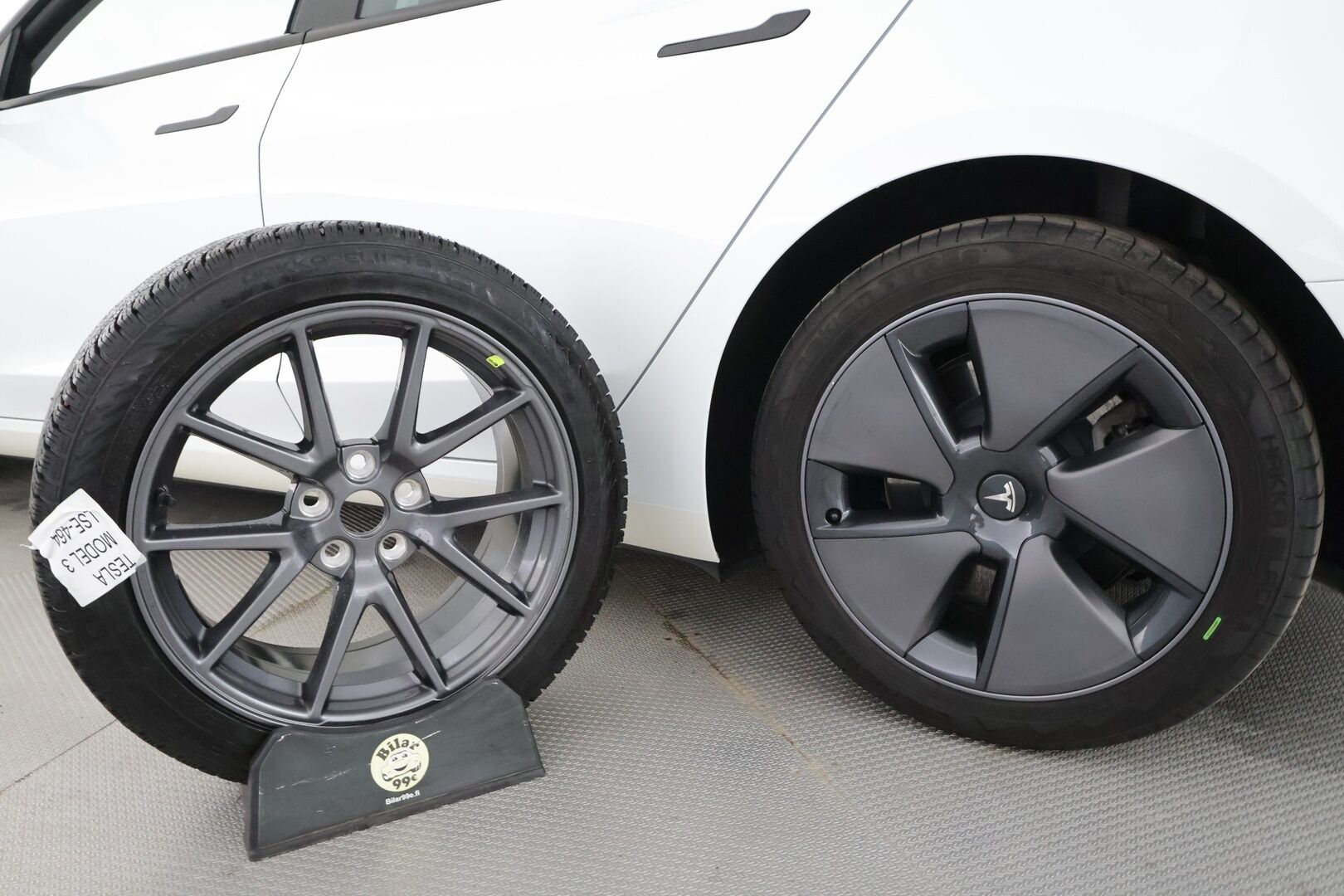 Tesla Model 3 2023 RWD - | ILP | ACC | Lasikatto | Matrix-LED | Muistipenkki | P.Kamera | Premium Speakers | Navi | Kaistavahti | Keyless | 1-om Suomi-auto | Kahdet renkaat | 2x Latauskaapelit | 