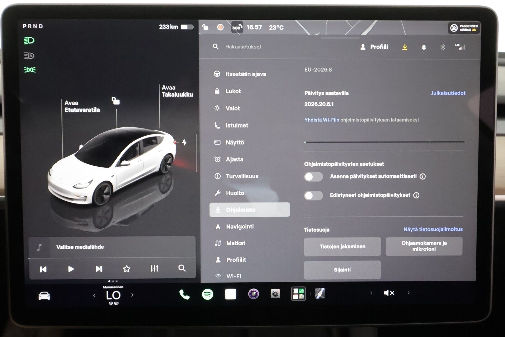 Tesla Model 3 2023 RWD - | ILP | ACC | Lasikatto | Matrix-LED | Muistipenkki | P.Kamera | Premium Speakers | Navi | Kaistavahti | Keyless | 1-om Suomi-auto | Kahdet renkaat | 2x Latauskaapelit | 