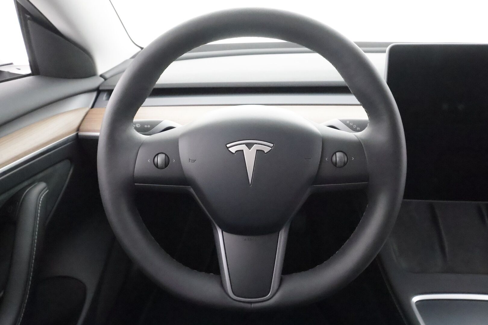 Tesla Model 3 2023 RWD - | ILP | ACC | Lasikatto | Matrix-LED | Muistipenkki | P.Kamera | Premium Speakers | Navi | Kaistavahti | Keyless | 1-om Suomi-auto | Kahdet renkaat | 2x Latauskaapelit | 