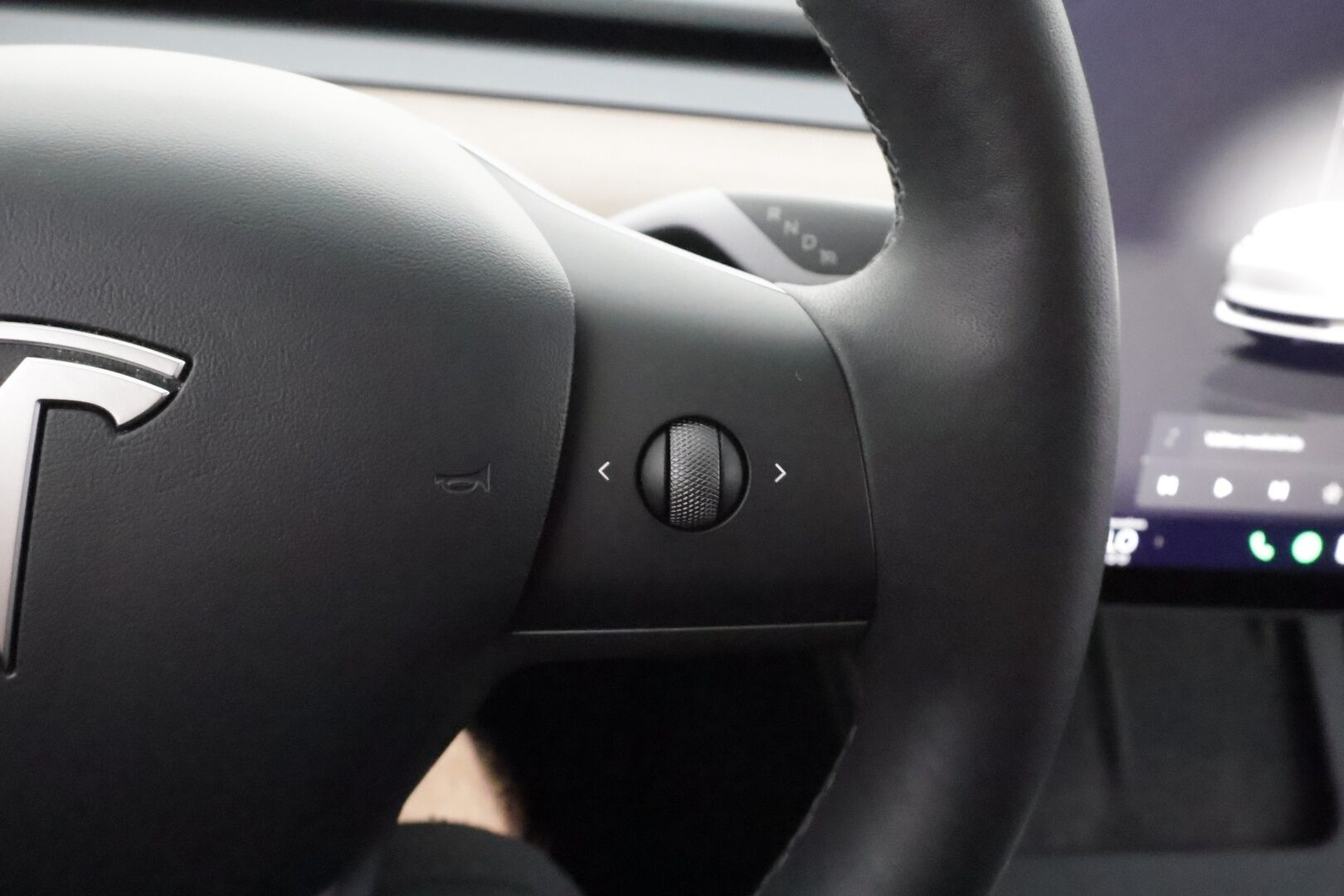 Tesla Model 3 2023 RWD - | ILP | ACC | Lasikatto | Matrix-LED | Muistipenkki | P.Kamera | Premium Speakers | Navi | Kaistavahti | Keyless | 1-om Suomi-auto | Kahdet renkaat | 2x Latauskaapelit | 