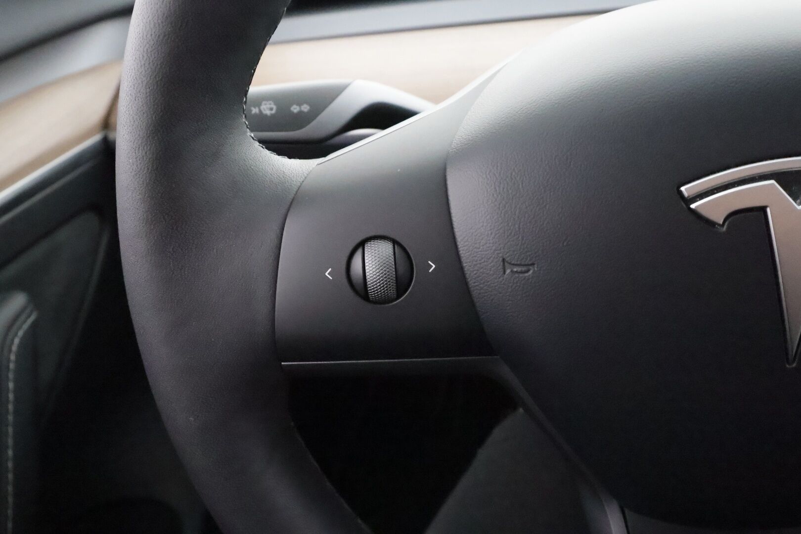 Tesla Model 3 2023 RWD - | ILP | ACC | Lasikatto | Matrix-LED | Muistipenkki | P.Kamera | Premium Speakers | Navi | Kaistavahti | Keyless | 1-om Suomi-auto | Kahdet renkaat | 2x Latauskaapelit | 
