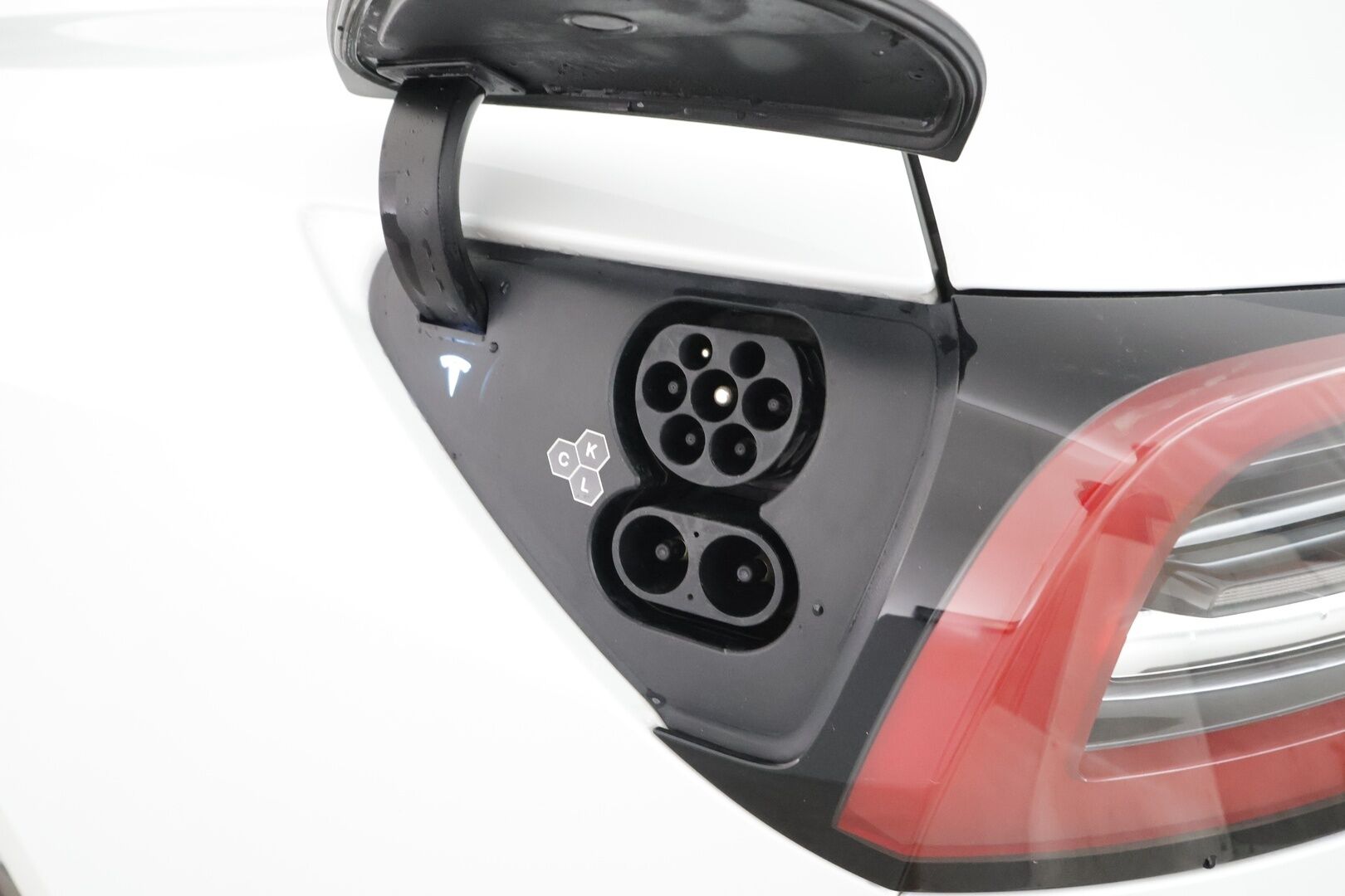 Tesla Model 3 2023 RWD - | ILP | ACC | Lasikatto | Matrix-LED | Muistipenkki | P.Kamera | Premium Speakers | Navi | Kaistavahti | Keyless | 1-om Suomi-auto | Kahdet renkaat | 2x Latauskaapelit | 