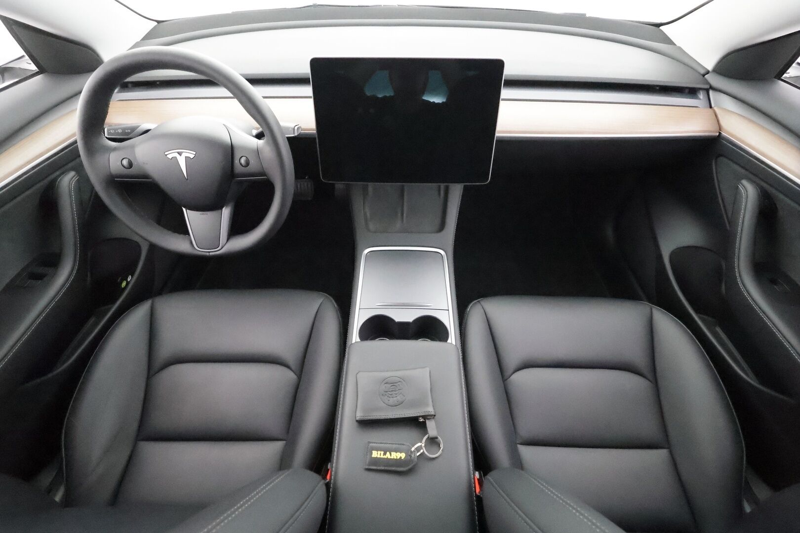 Tesla Model 3 2023 RWD - | ILP | ACC | Lasikatto | Matrix-LED | Muistipenkki | P.Kamera | Premium Speakers | Navi | Kaistavahti | Keyless | 1-om Suomi-auto | Kahdet renkaat | 2x Latauskaapelit | 