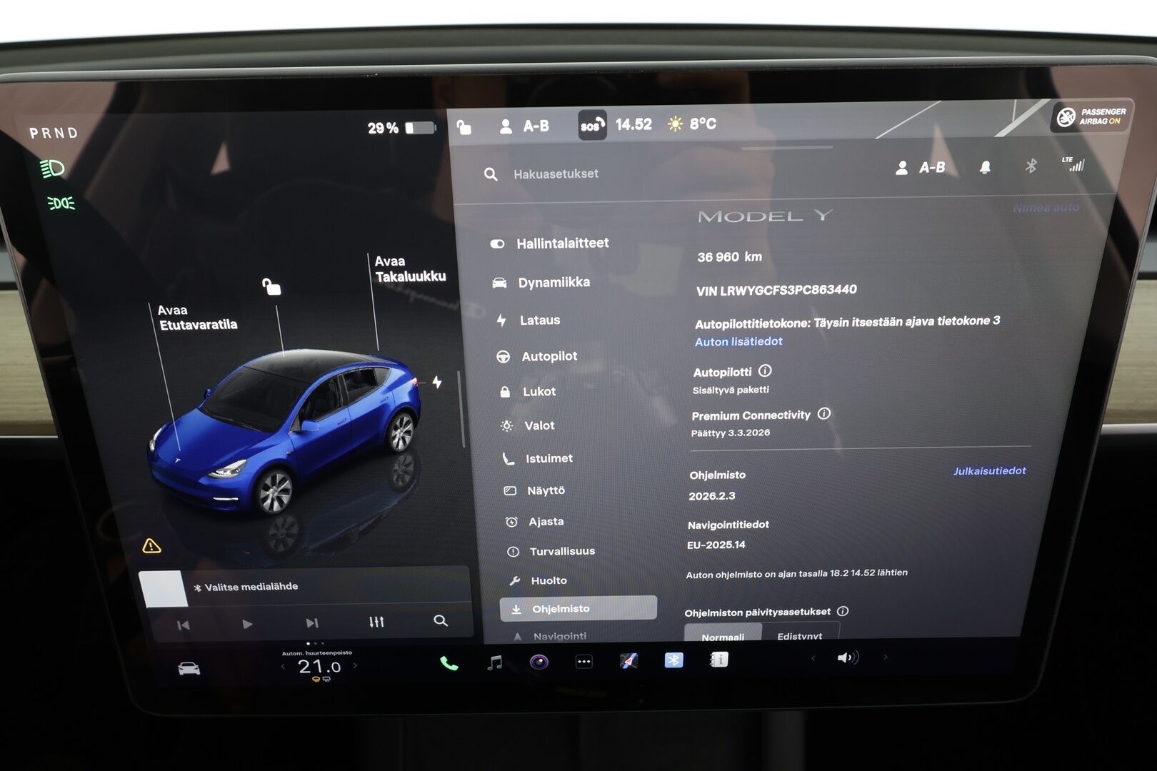 Tesla Model Y 2023 RWD * Koukku / ILP / ACC / Lasikatto / Premium Audio / P.Kamera / Matrix-LED / Muistipenkki / Kaistavahti * - 1-om Suomi-auto / Akku kuntotarkastettu / Kahdet renkaat aluvanteilla