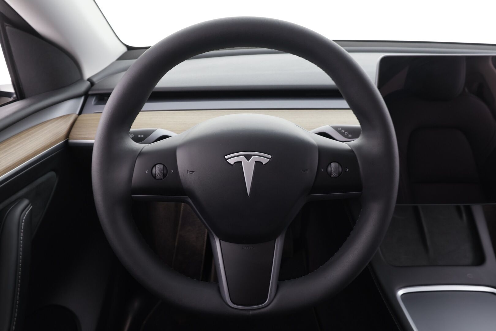 Tesla Model Y 2023 RWD * Koukku / ILP / ACC / Lasikatto / Premium Audio / P.Kamera / Matrix-LED / Muistipenkki / Kaistavahti * - 1-om Suomi-auto / Akku kuntotarkastettu / Kahdet renkaat aluvanteilla