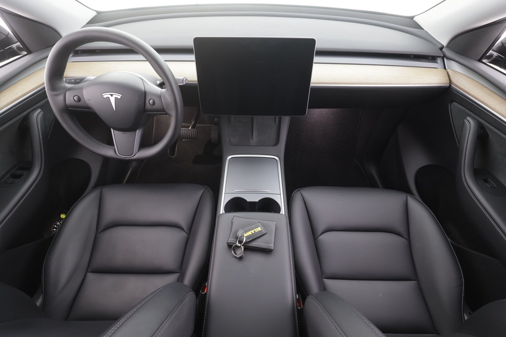 Tesla Model Y 2023 RWD - | ACC | ILP | Koukku | Ryzen | Matrix | Premium Audio | Lasikatto | Muistipenkki | Nahat | P.kamera | 2x renkaat aluin | 1-om suomauto | ALV |