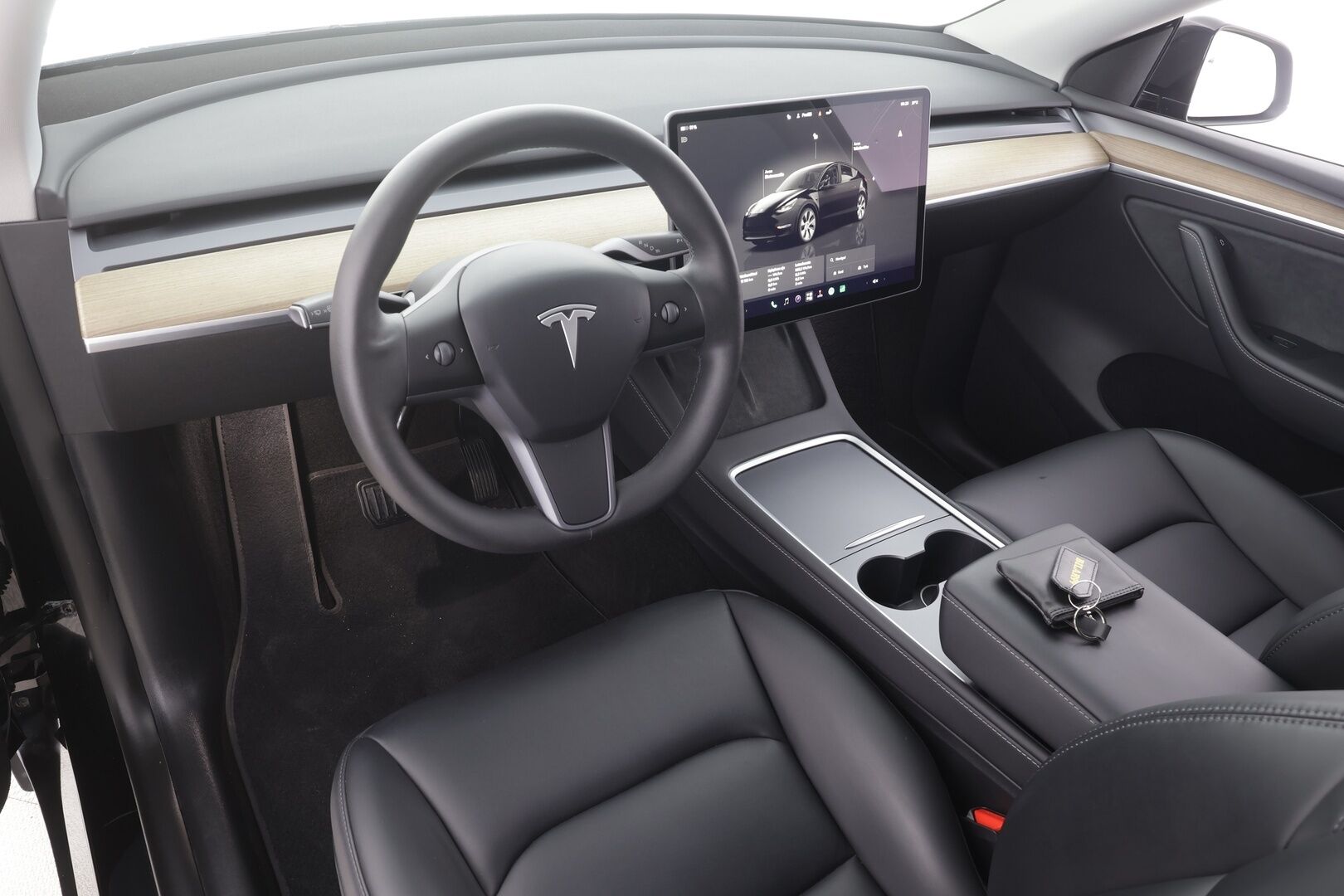 Tesla Model Y 2023 RWD - | ACC | ILP | Koukku | Ryzen | Matrix | Premium Audio | Lasikatto | Muistipenkki | Nahat | P.kamera | 2x renkaat aluin | 1-om suomauto | ALV |